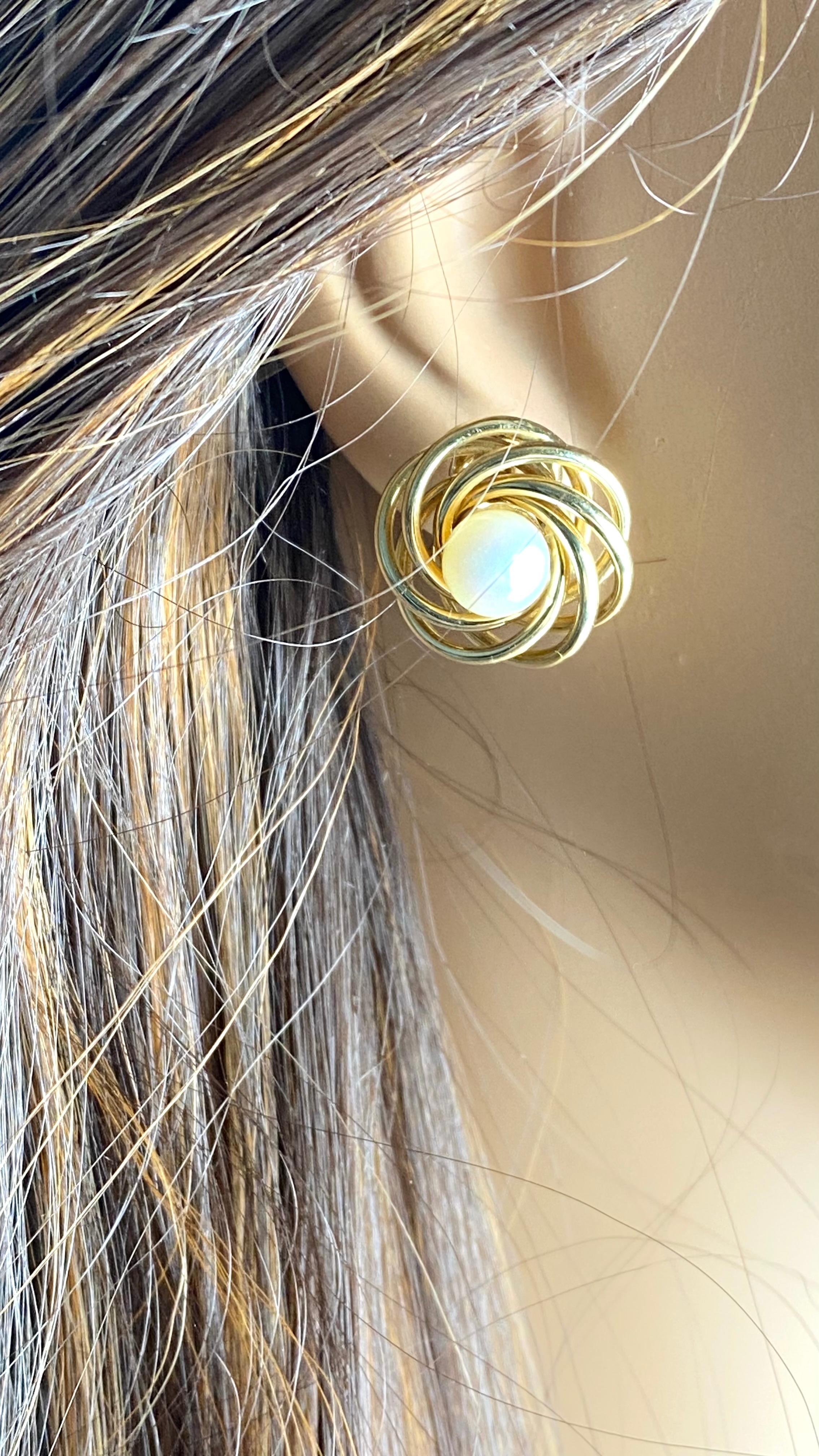 Round Cut Tiffany and Co. 14K Yellow Gold Pearl Lever-Back Vintage Earrings For Sale