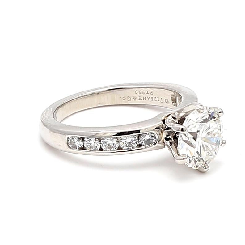 Taglio brillante Tiffany & Co. Anello di fidanzamento in platino con diamante tondo brillante da 1.57 carati in vendita