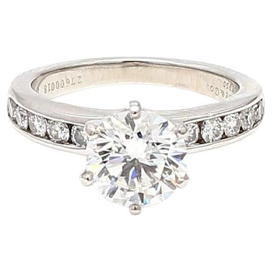Verlobungsring aus Platin mit 1.57 Karat rundem Brillanten von Tiffany und Co