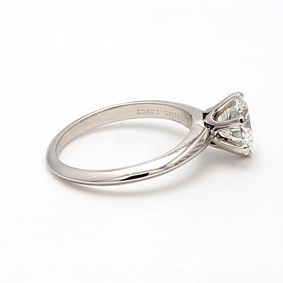 Tiffany and Co 1.58 Carat Round Brilliant Diamond Platinum Engagement Ring In Good Condition For Sale In New York, NY