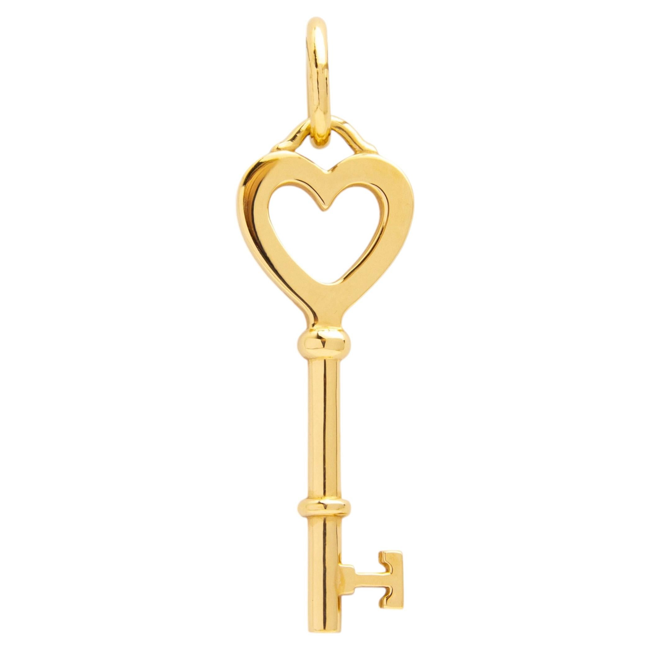 Does Tiffany use gold?