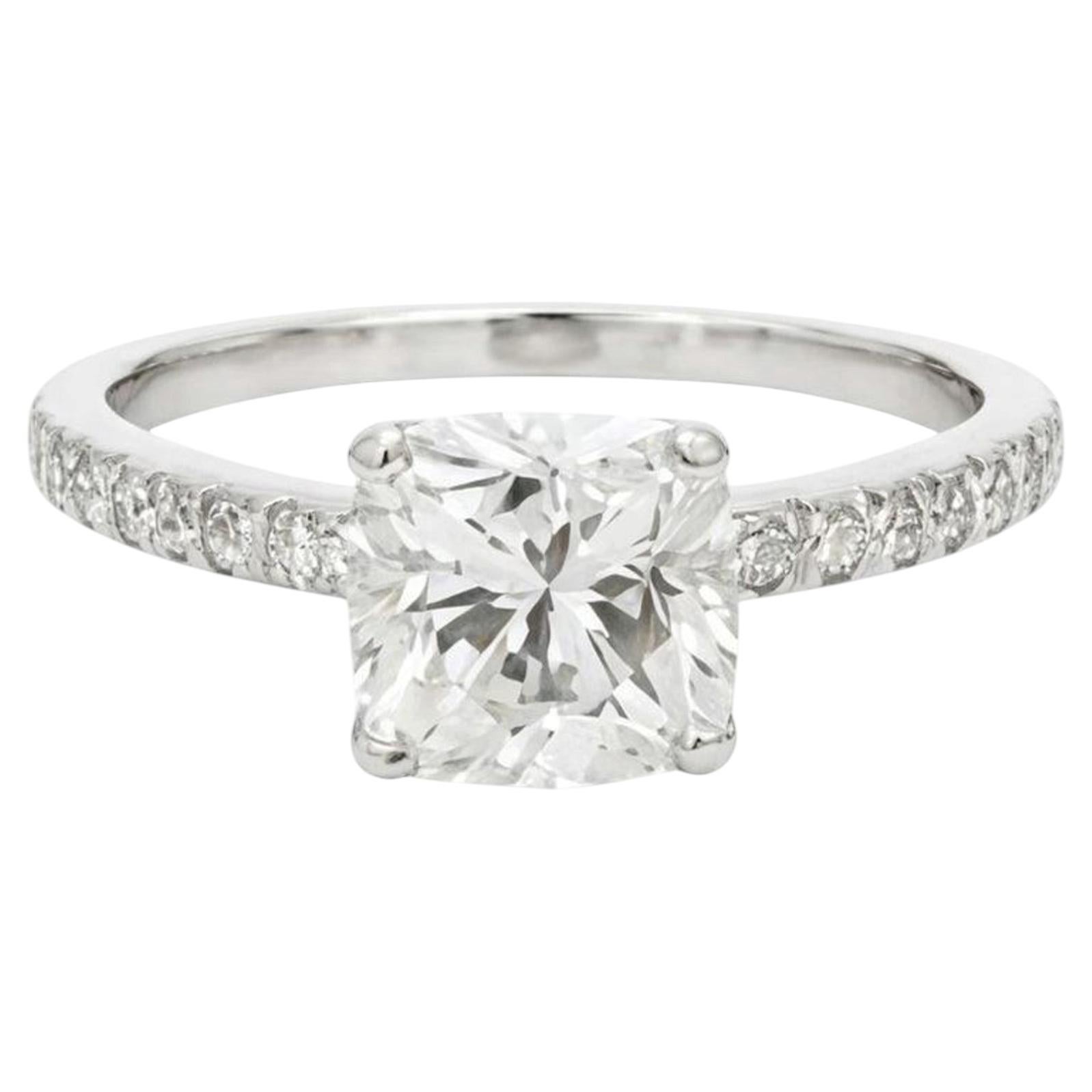 Tiffany and Co. 1,80 Karat kissenförmiger Brillant-Diamant-Platin-Verlobungsring im Angebot
