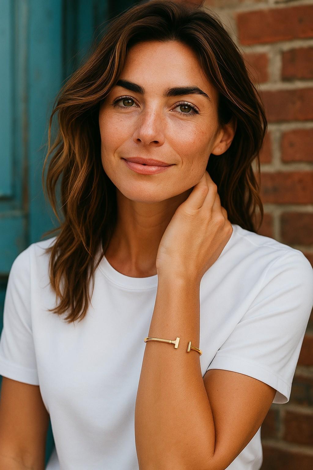 Tiffany and Co 18K Yellow Gold T Wire Bracelet For Sale 2
