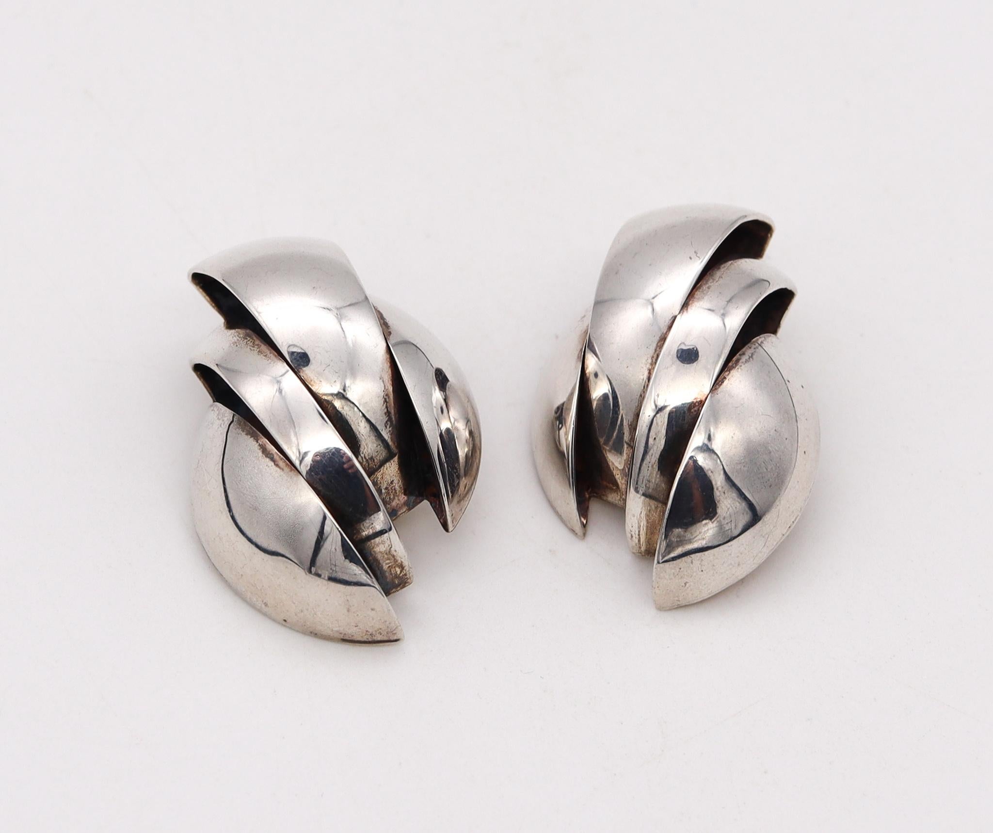 Tiffany & Co. 1970 Rare Circles Deconstructivism Clips Earrings in .925 Silver In Excellent Condition In Miami, FL
