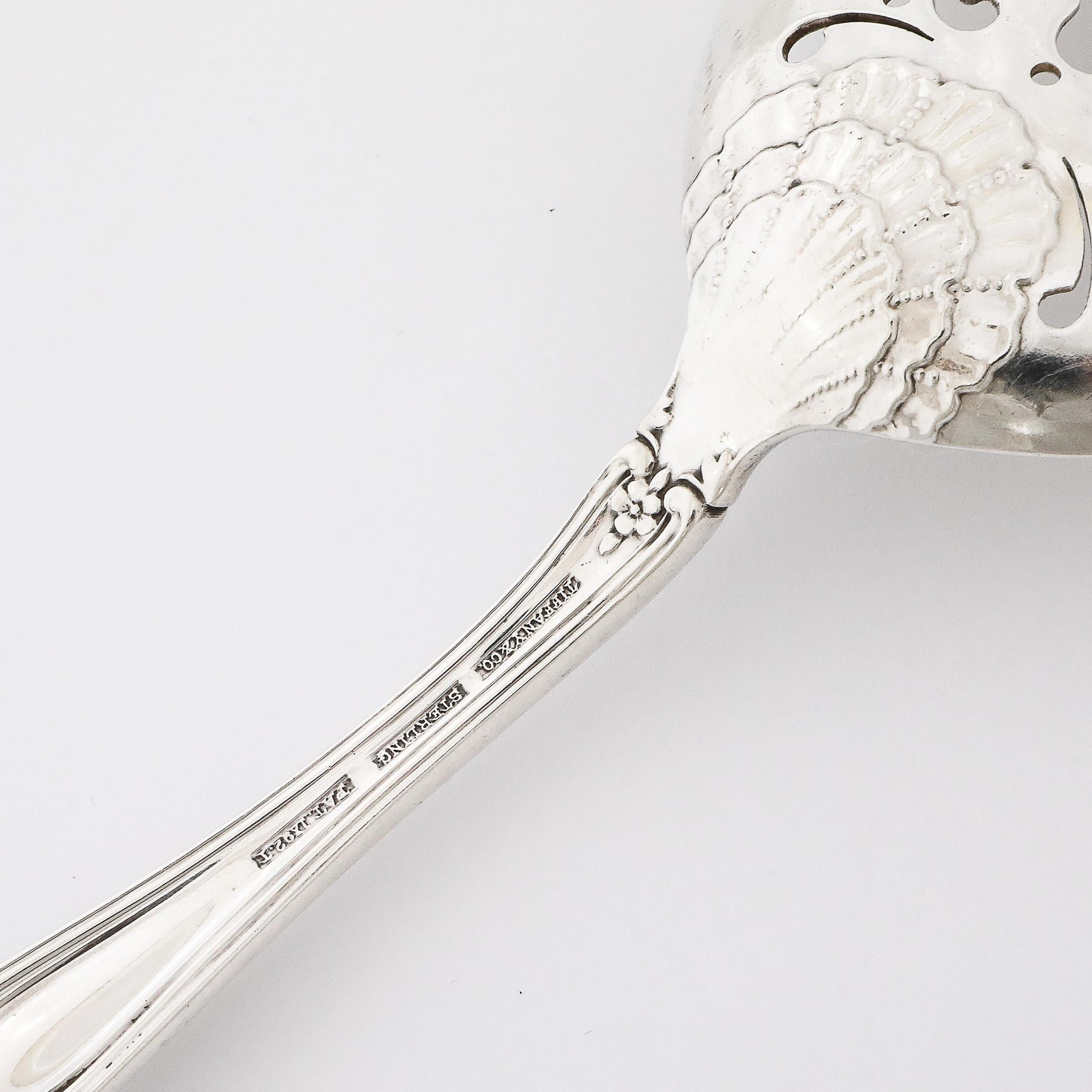 Tiffany and Co. 19th Century Sterling Scalloped Floral Pierced Serving Spoon  For Sale 4