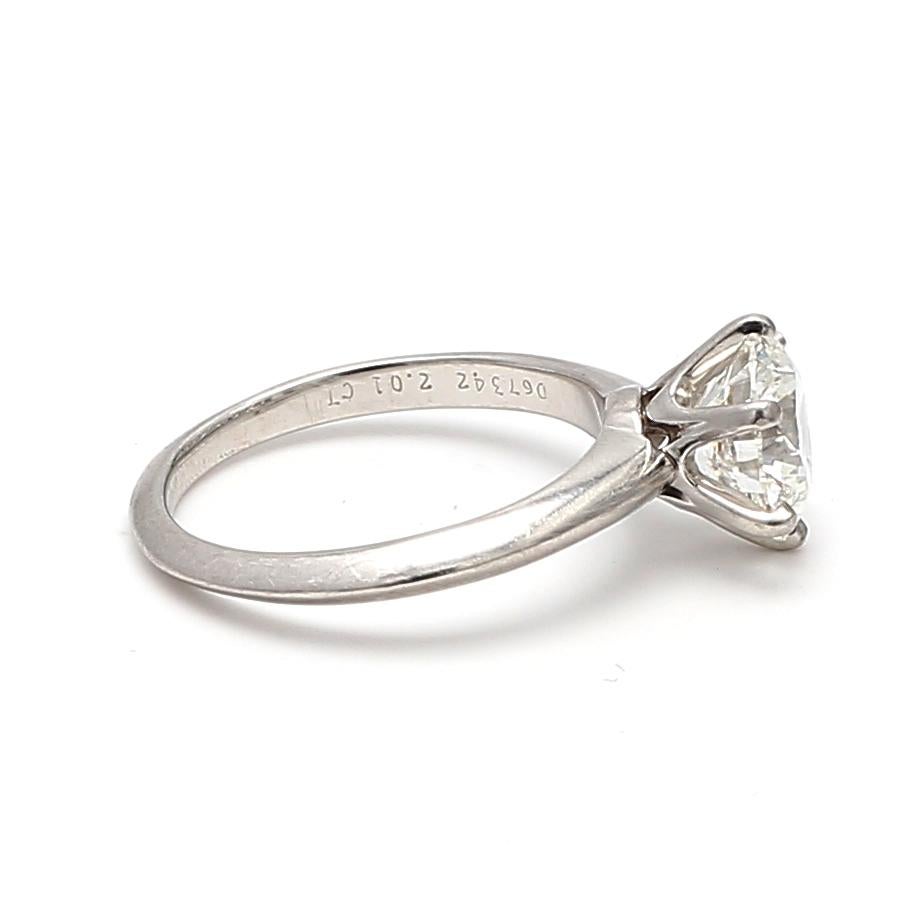 Tiffany and Co 2.01 Carat Round Brilliant Shape Diamond Platinum Engagement Ring In Good Condition For Sale In New York, NY