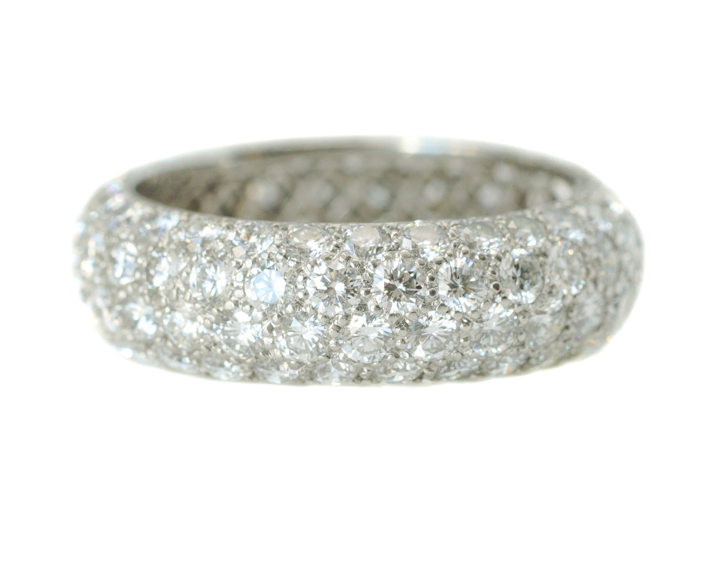 Tiffany and Co. Etoile 4 Row Band Ring - Platinum, Diamonds

Features:
4 Rows of Pave set Round Brilliant Diamonds
3.0 carats total Round Brilliant Diamonds
Platinum Setting
Convex Rounded Profile
Band is 6 millimeters wide
Finger to top of ring