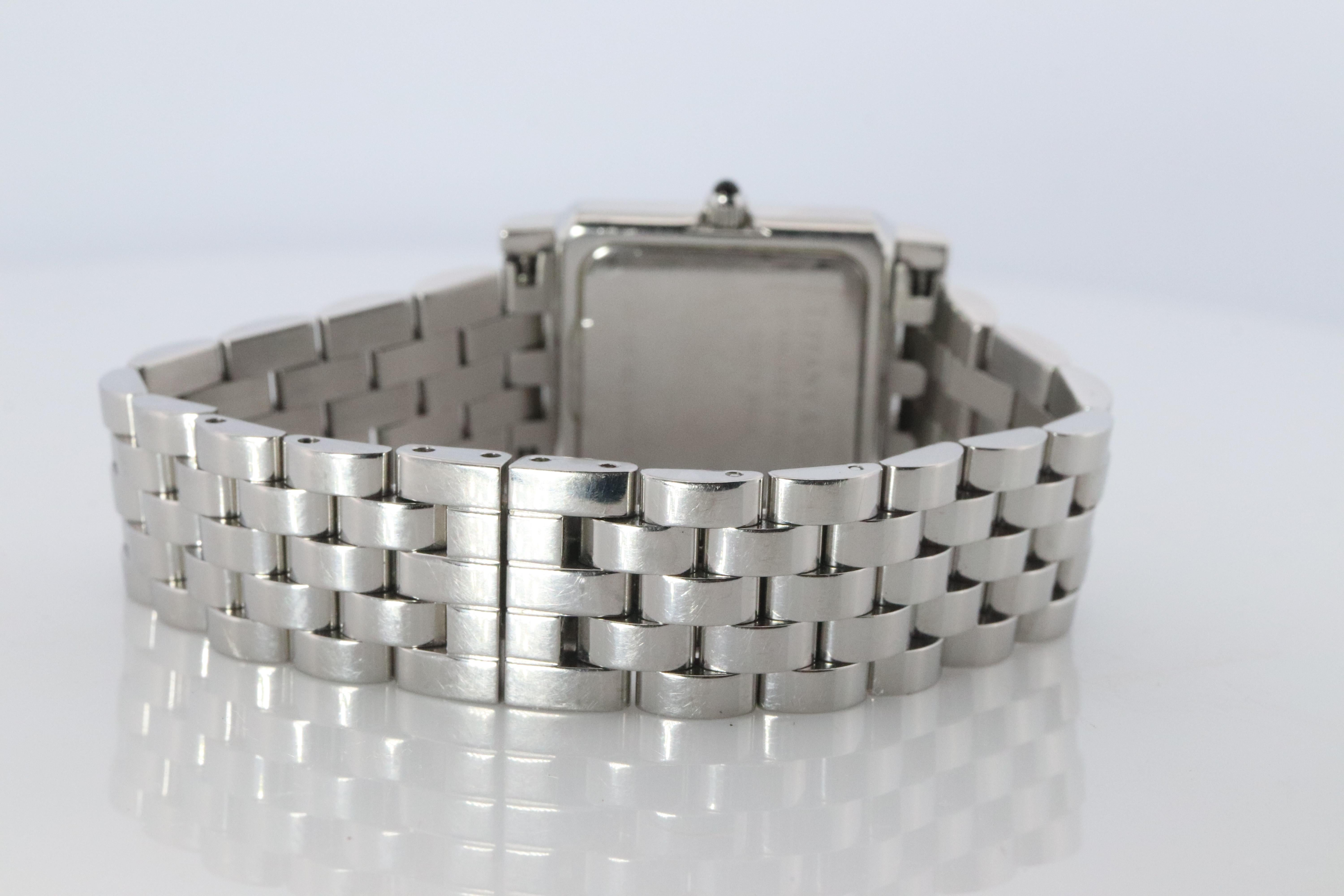 Tiffany & Co. 525 Uhr. Tiffany Tank-Quarz-Uhr. T&CO Square Portfolio. (Rundschliff) im Angebot
