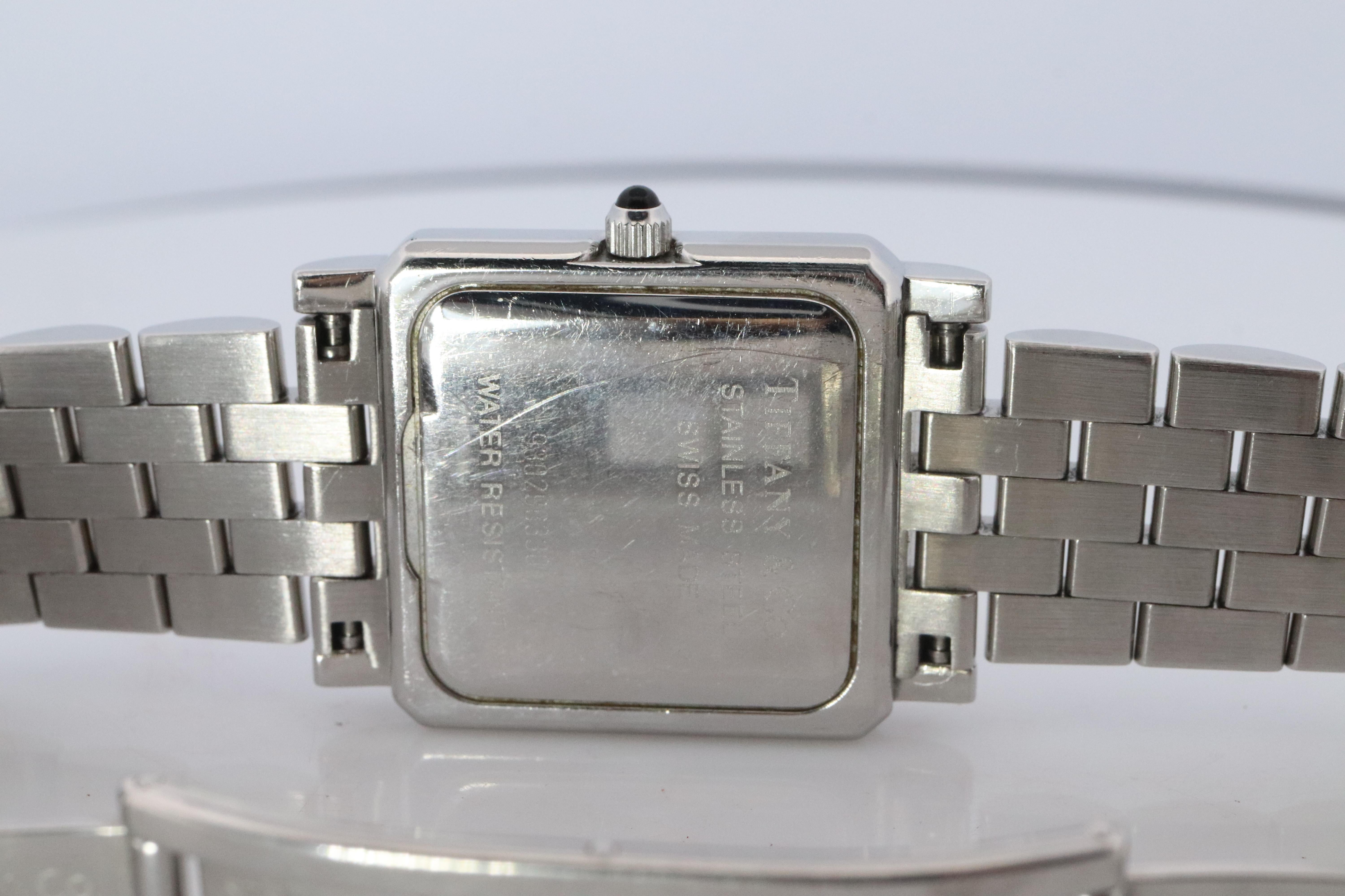 Tiffany & Co. 525 Uhr. Tiffany Tank-Quarz-Uhr. T&CO Square Portfolio. für Damen oder Herren im Angebot