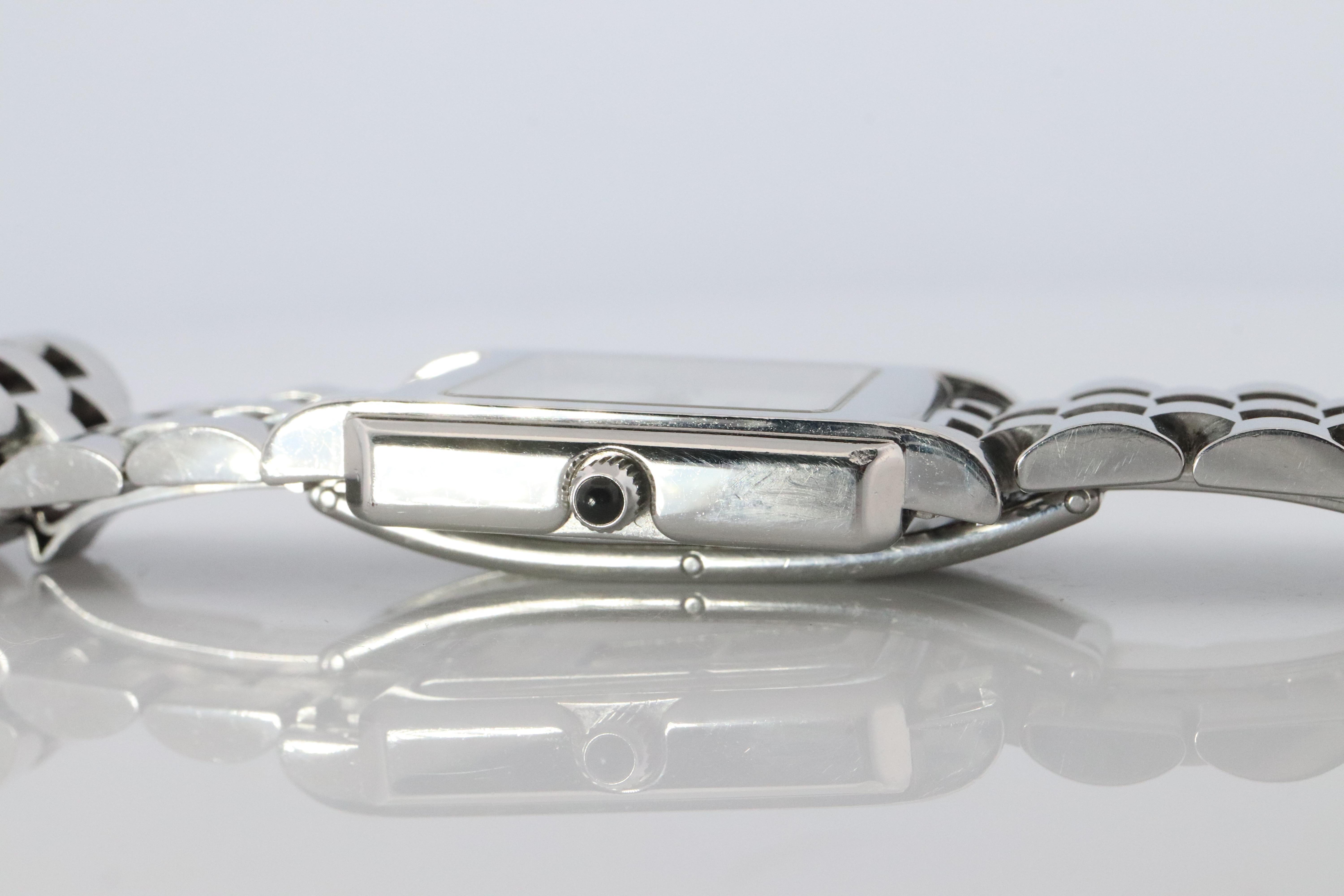 Tiffany & Co. 525 Uhr. Tiffany Tank-Quarz-Uhr. T&CO Square Portfolio. im Angebot 1
