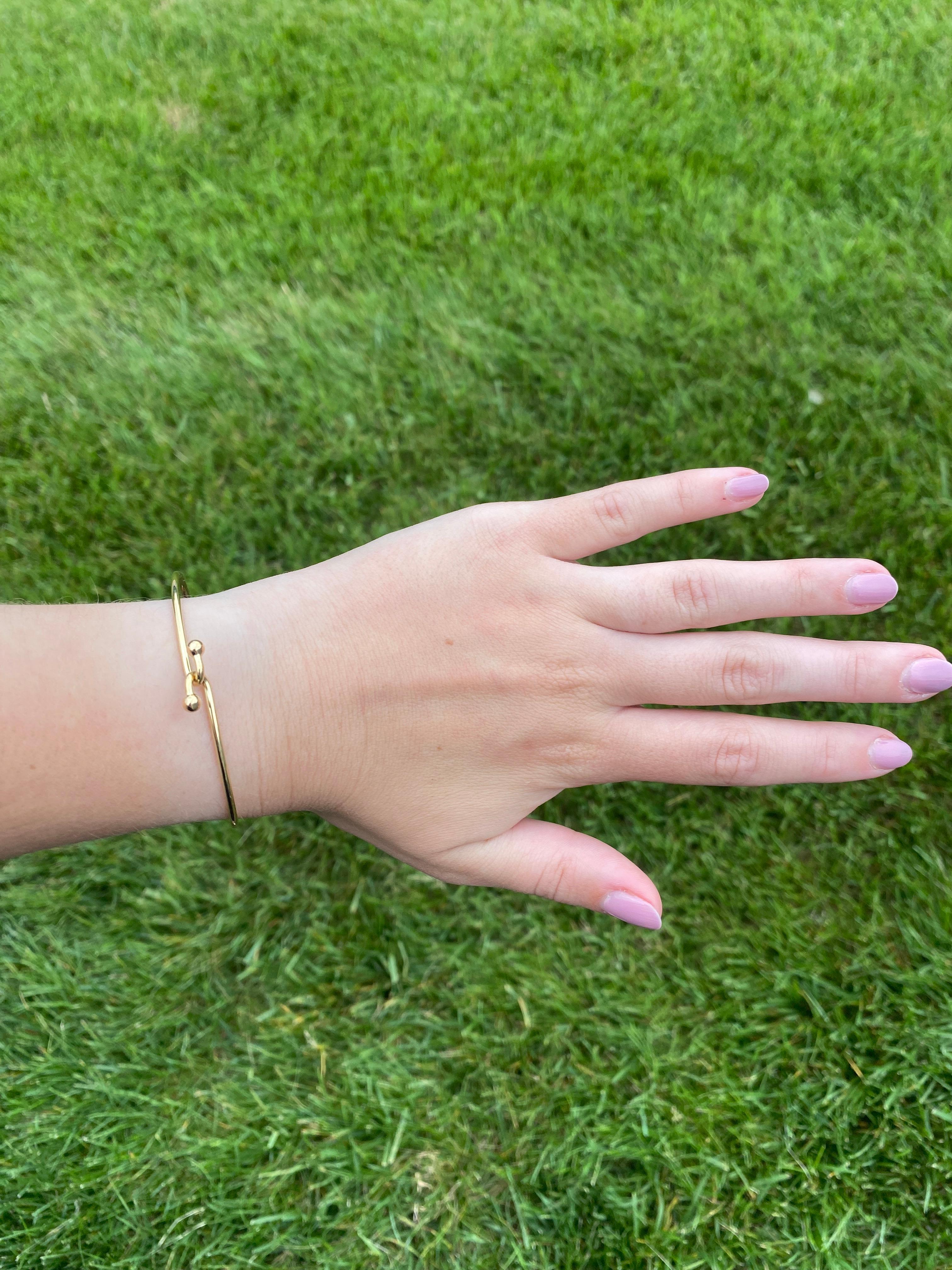 Tiffany and Co Bangle Bracelet, 18k Yellow Gold, Length 6.75 Inches For Sale 3