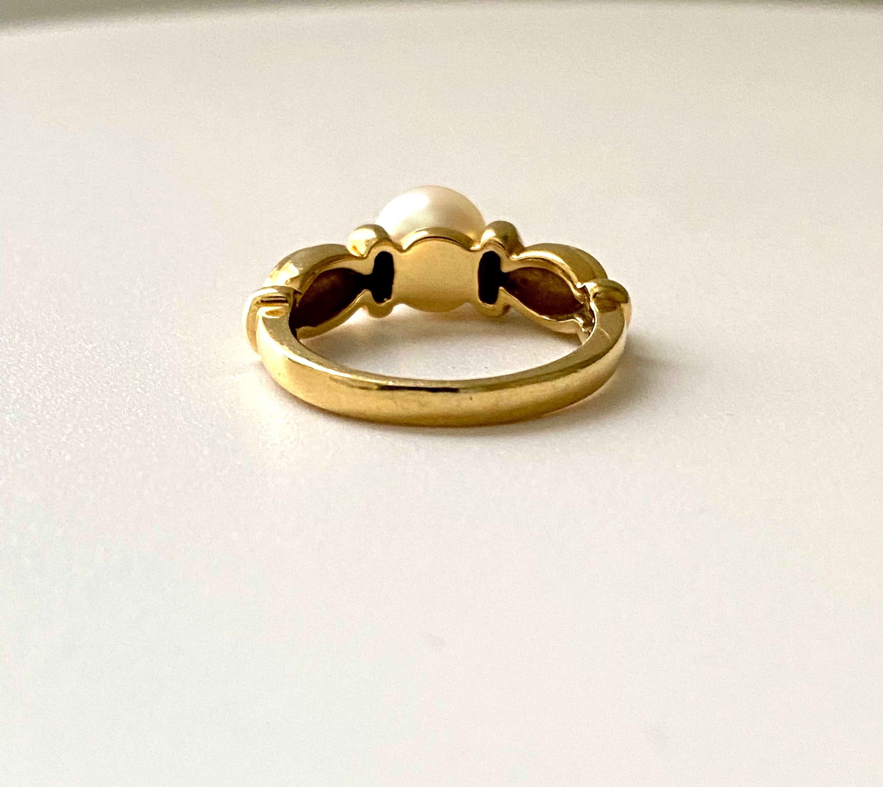Tiffany and Co Eighteen Karat Yellow Gold Pearl Ring 1