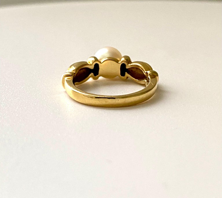 Tiffany and Co Eighteen Karat Yellow Gold Pearl Ring For Sale 4
