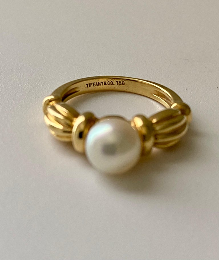 Tiffany and Co Eighteen Karat Yellow Gold Pearl Ring For Sale 5