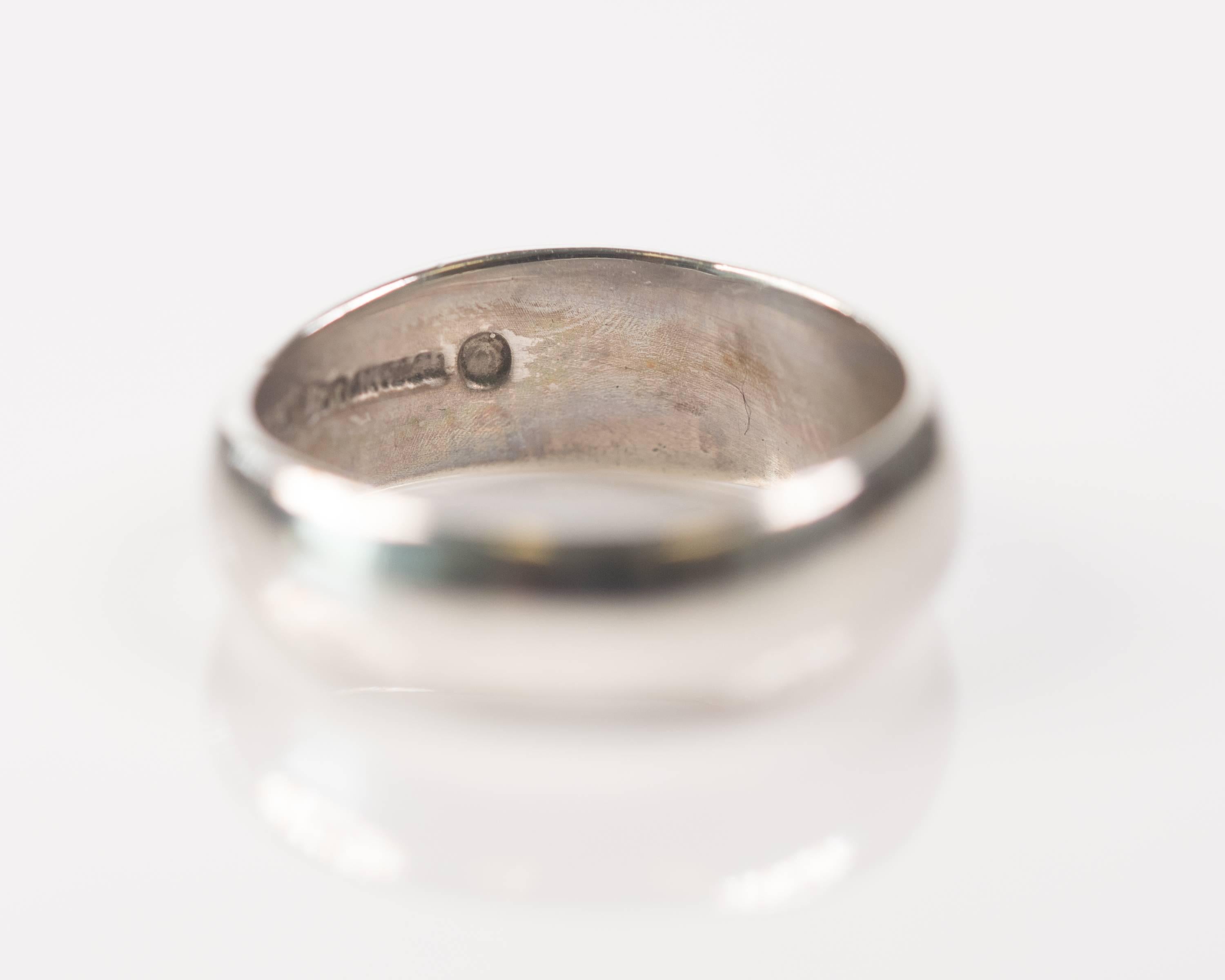 Tiffany and Co. Elsa Peretti Collection Sterling Silver Bean Ring In Good Condition In Atlanta, GA