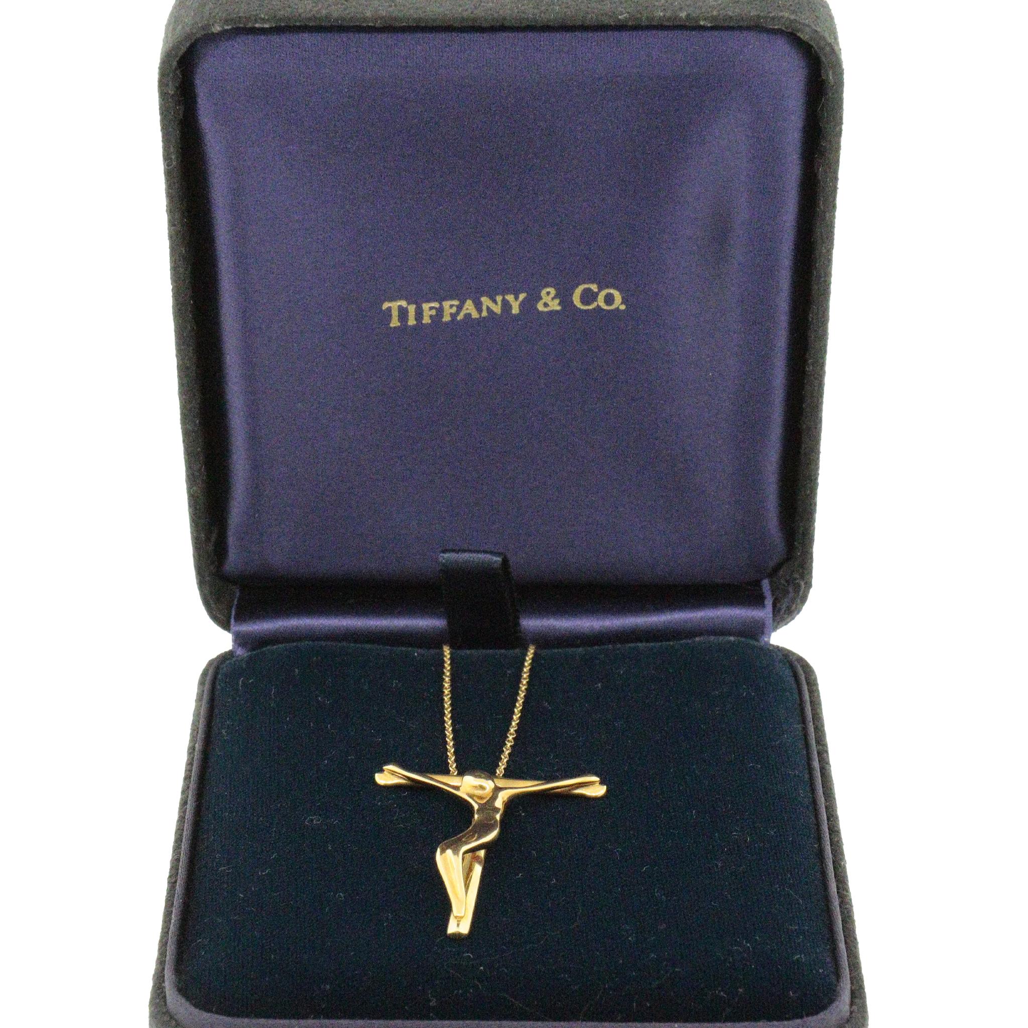 18k Gelbgold
Kettenlänge: 27 Zoll
Gesamtgewicht: 8,68 Gramm
Länge des Anhängers: 1 1/3 Zoll
mit Box