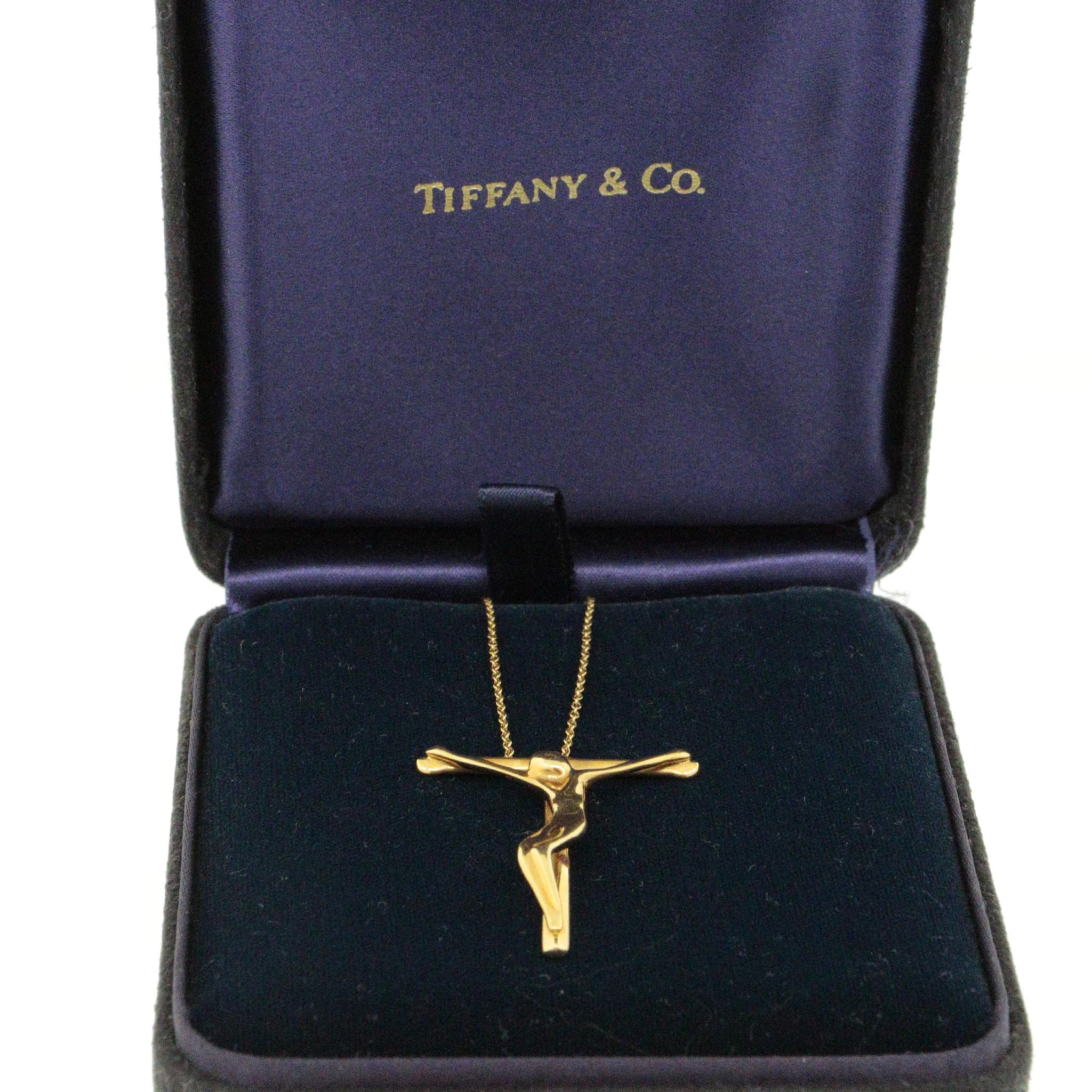 Tiffany und Co. Elsa Peretti Kruzifix-Halskette mit Schachtel im Zustand „Gut“ in New York, NY