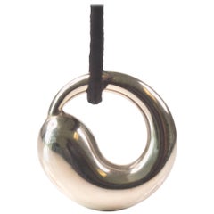 Tiffany and Co. Elsa Peretti Sterling Silver Eternal Circle Pendant Necklace