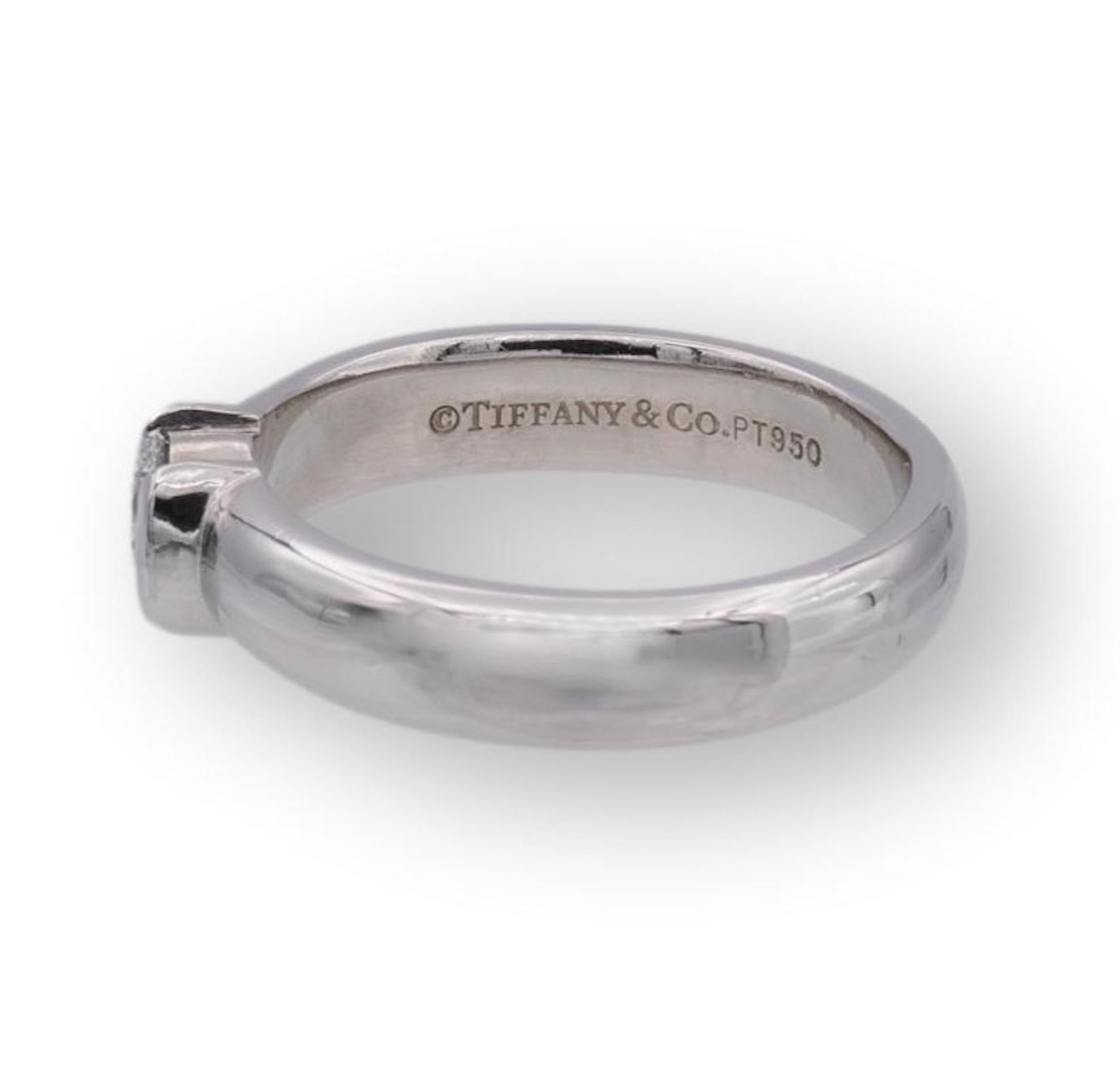 Contemporain Tiffany and Co. Bague de fiançailles Etoile en platine avec diamant rond .29ct en vente
