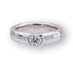 Tiffany und Co. Etoile Platin Verlobungsring mit rundem Diamant .30ct FVVS1
