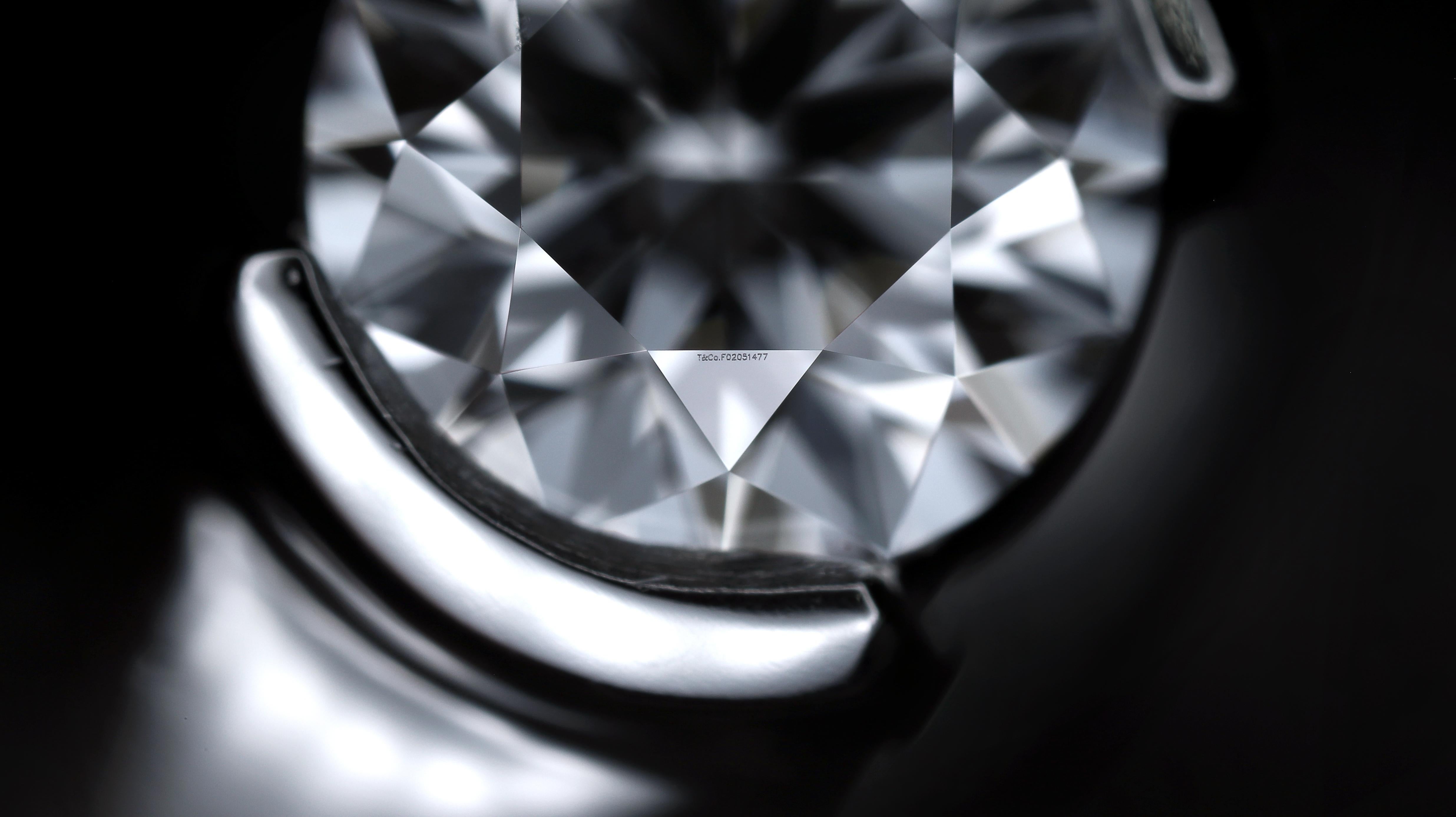 Tiffany and Co. Etoile Platinum Round Diamond Engagement Ring .35ct FVVS2 W/Rece 3