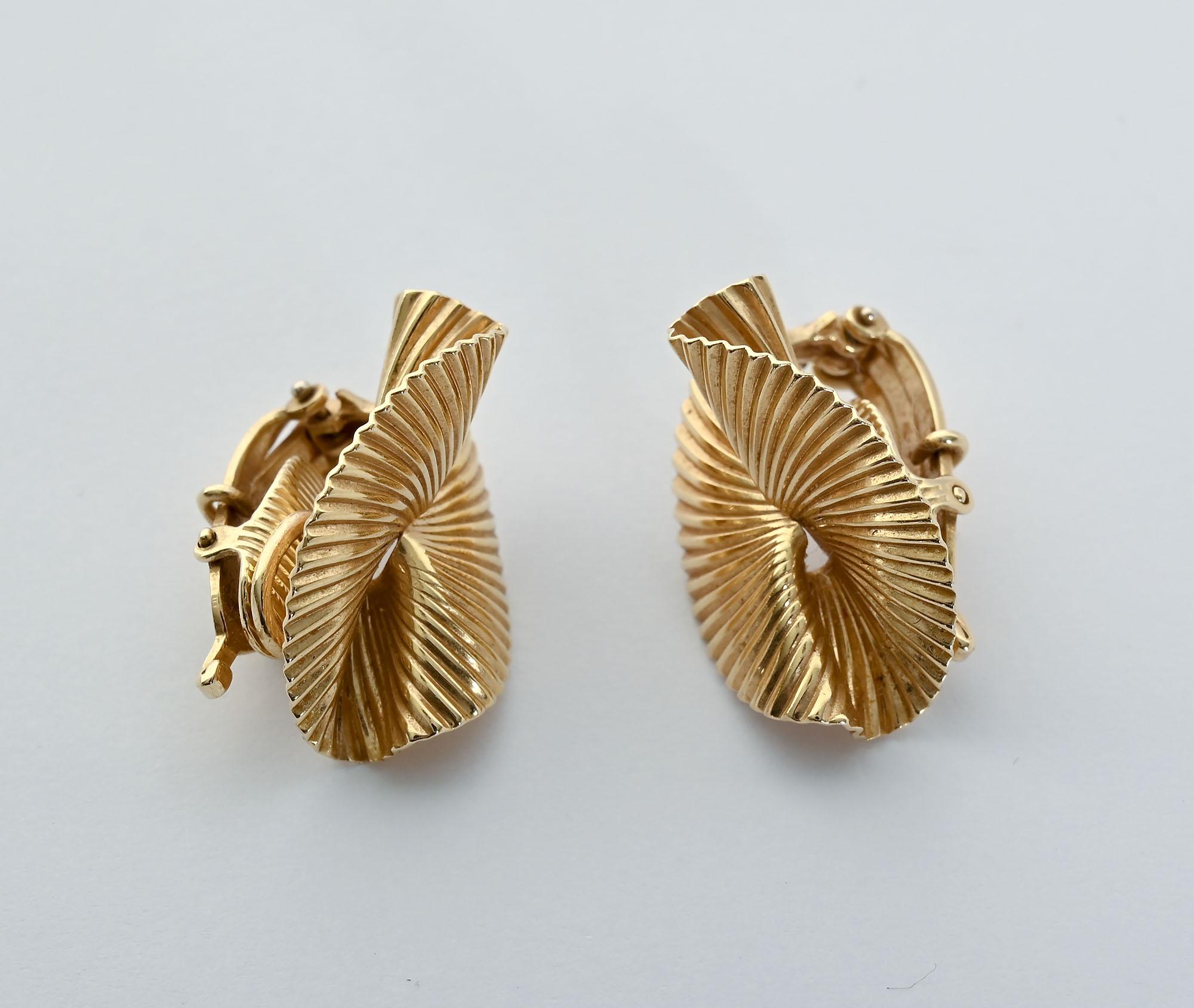 Tiffany and Co. Foldover Gold Earrings In Excellent Condition In Darnestown, MD