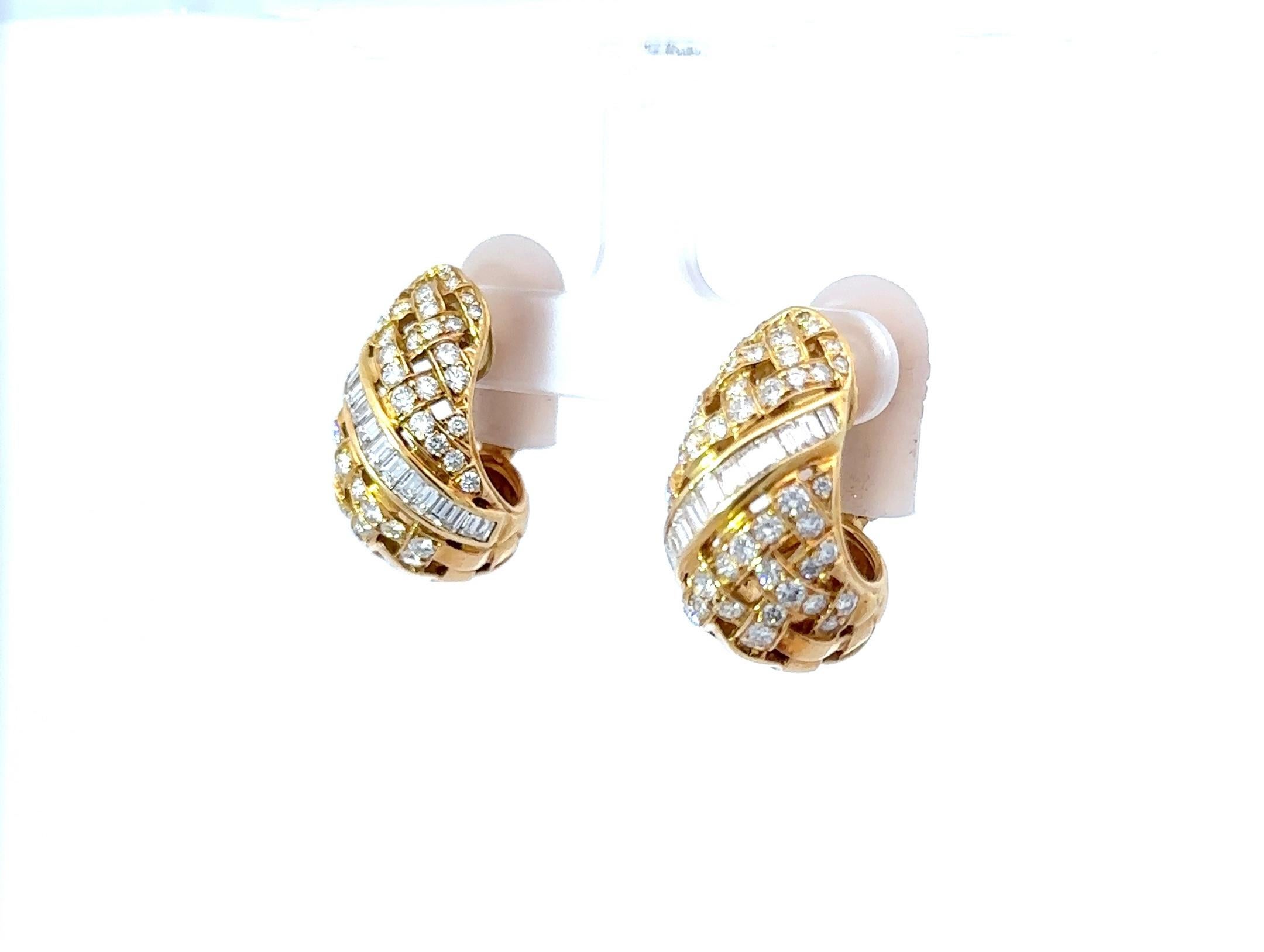 Tiffany and Co. Gold and Diamond Earrings In Good Condition For Sale In New York, NY