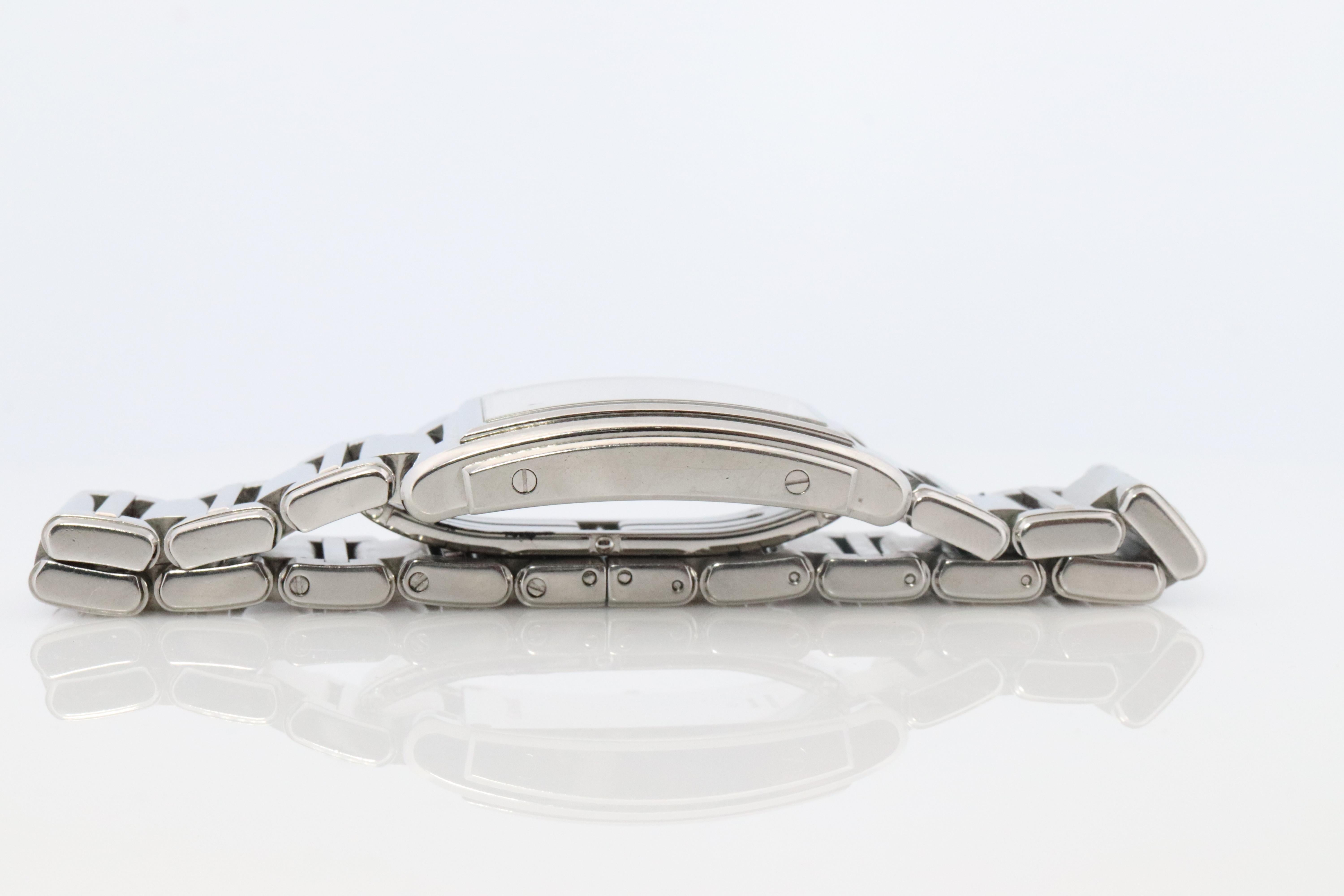 Tiffany & Co. Grand Resonator Uhr. Tiffany Tank-Quarz-Uhr. im Angebot 1