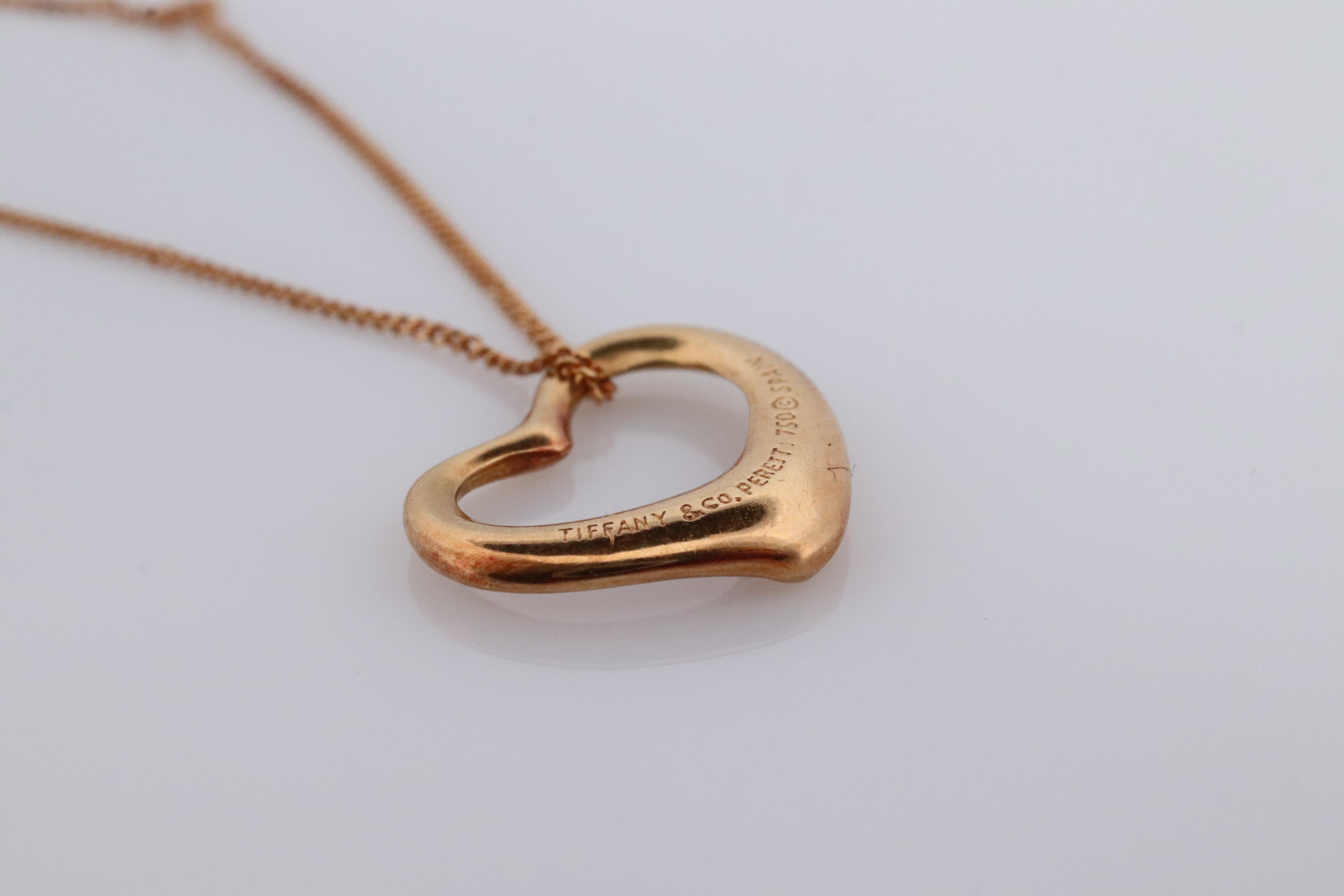 Women's or Men's Tiffany and Co Heart Pendant. 18k Tiffany Elsa Peretti Heart Necklace