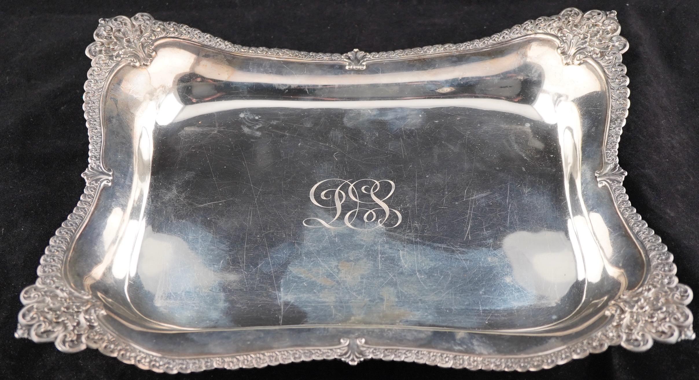 Bandeja para espárragos Tiffany and Co. Makers de plata de ley con inserto. principios del siglo XX en venta