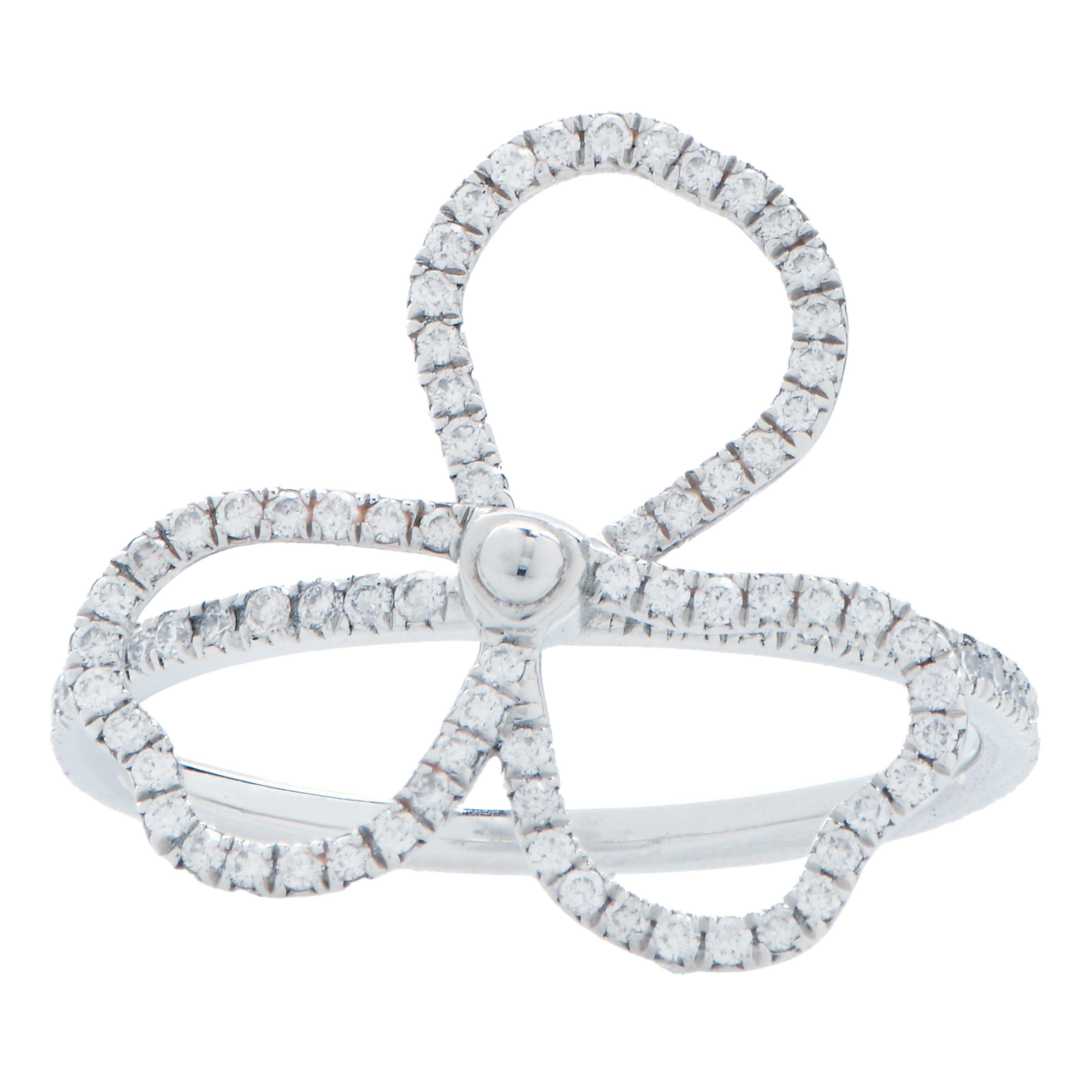 The Tiffany & Co. Open Paper Flowers platinum ring is an exquisite piece of jewelry that embodies elegance and sophistication. Crafted with meticulous attention to detail, this ring features delicate openwork petals inspired by nature's