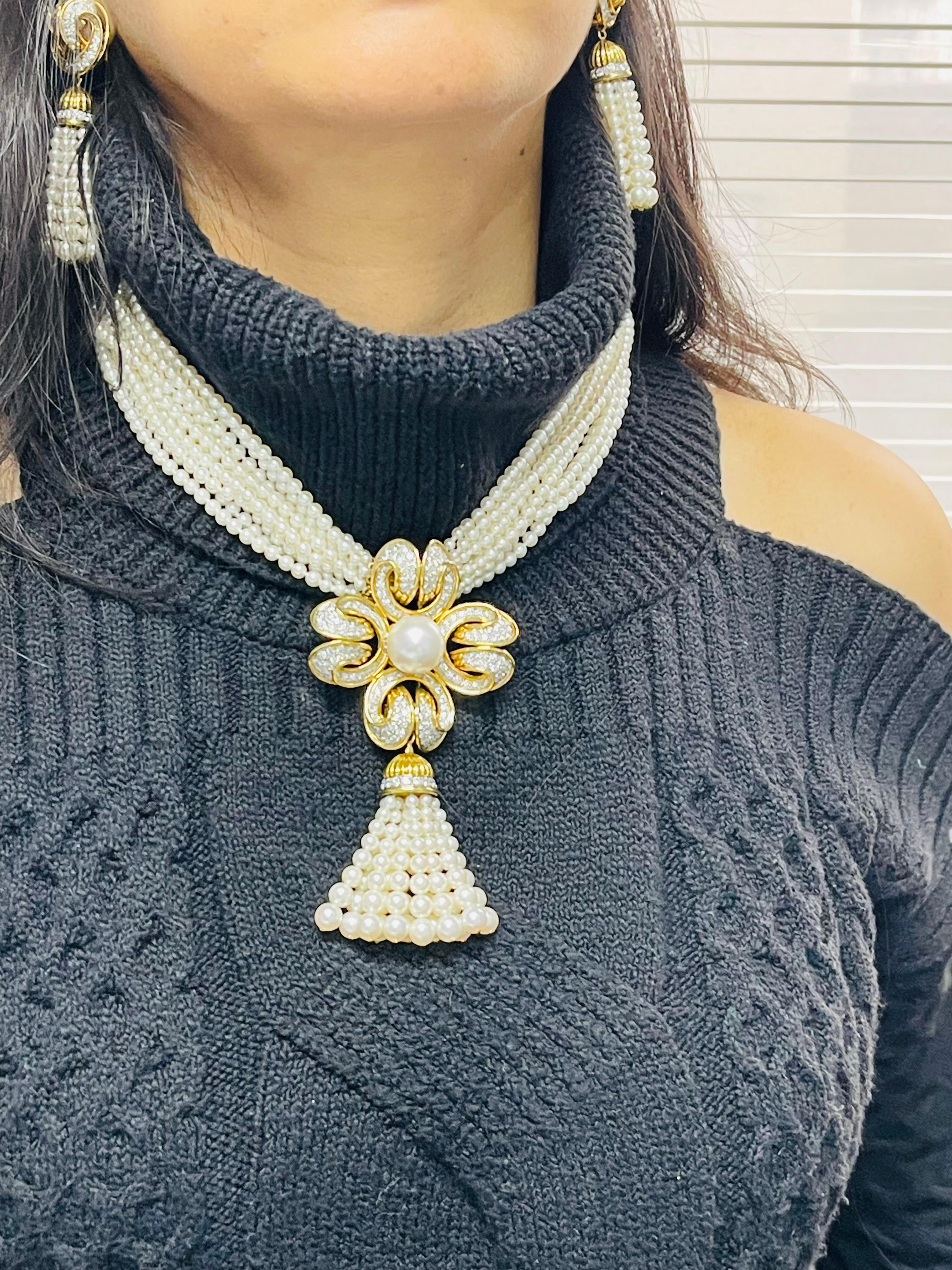 Tiffany and Co Pearl and Diamond necklace/Brooch With Earrings. For Sale 5