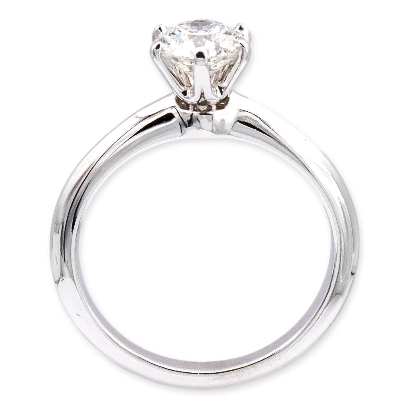 Contemporary Tiffany & Co. Platinum Solitaire Round Diamond Engagement Ring 1.03 GVS2