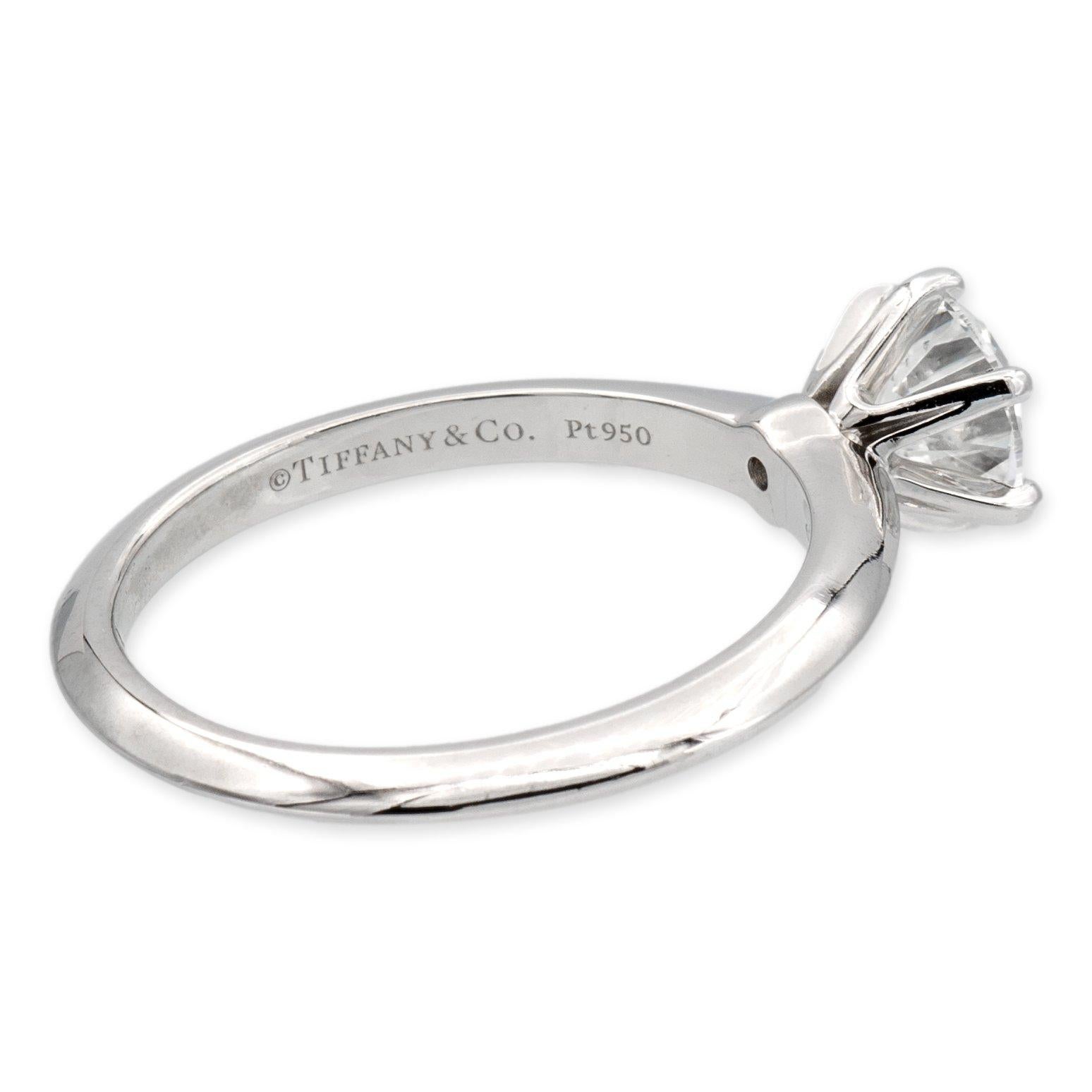 Contemporain Tiffany and Co. Bague de fiançailles solitaire en platine avec diamant rond de 1,14 carat GVS2 en vente