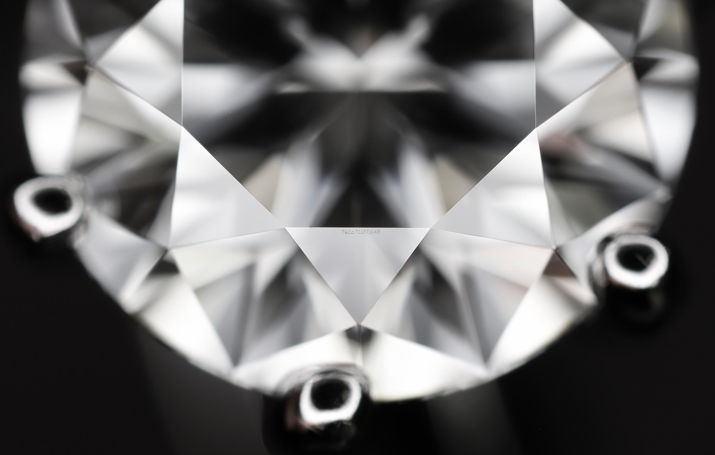 Tiffany and Co. Bague de fiançailles solitaire en platine avec diamant rond de 1,14 carat GVS2 en vente 5