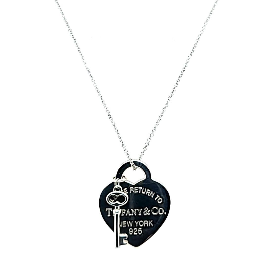 Tiffany and Co retour à Tiffany Heart Tag collier avec clé Bon état - En vente à Coral Gables, FL