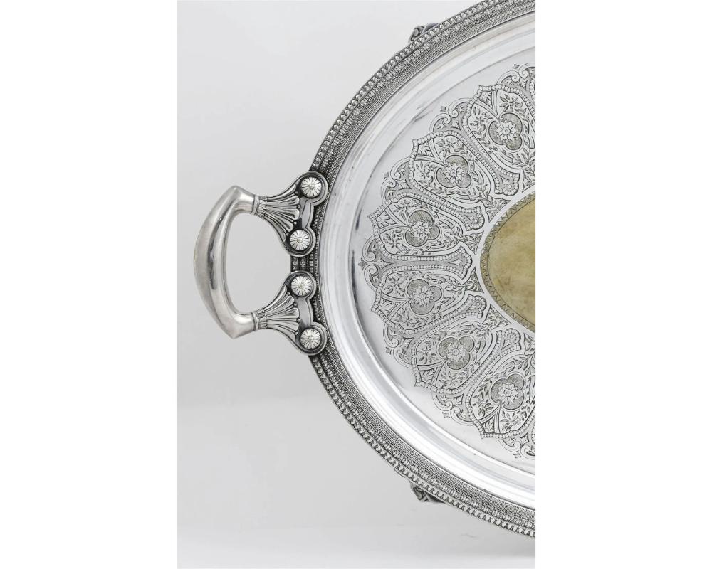 Tiffany und Co. Versilbertes Tablettteller aus Silber von Edward Moore: Ein massives und seltenes Tablett (amerikanisch) im Angebot