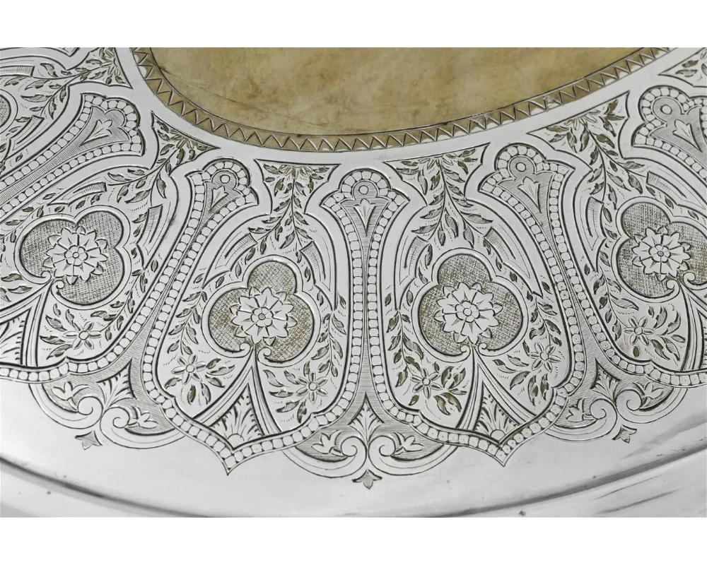 Tiffany und Co. Versilbertes Tablettteller aus Silber von Edward Moore: Ein massives und seltenes Tablett (Sterlingsilber) im Angebot