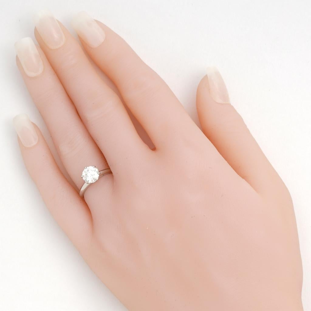 Taille ronde Tiffany & Co. Bague solitaire 1,42 carat HVS2 en vente