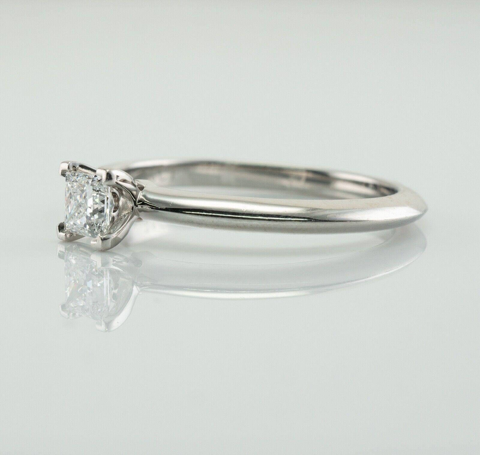 Tiffany and Co Bague solitaire en platine avec diamant taille princesse de 0,26 carat en vente 5