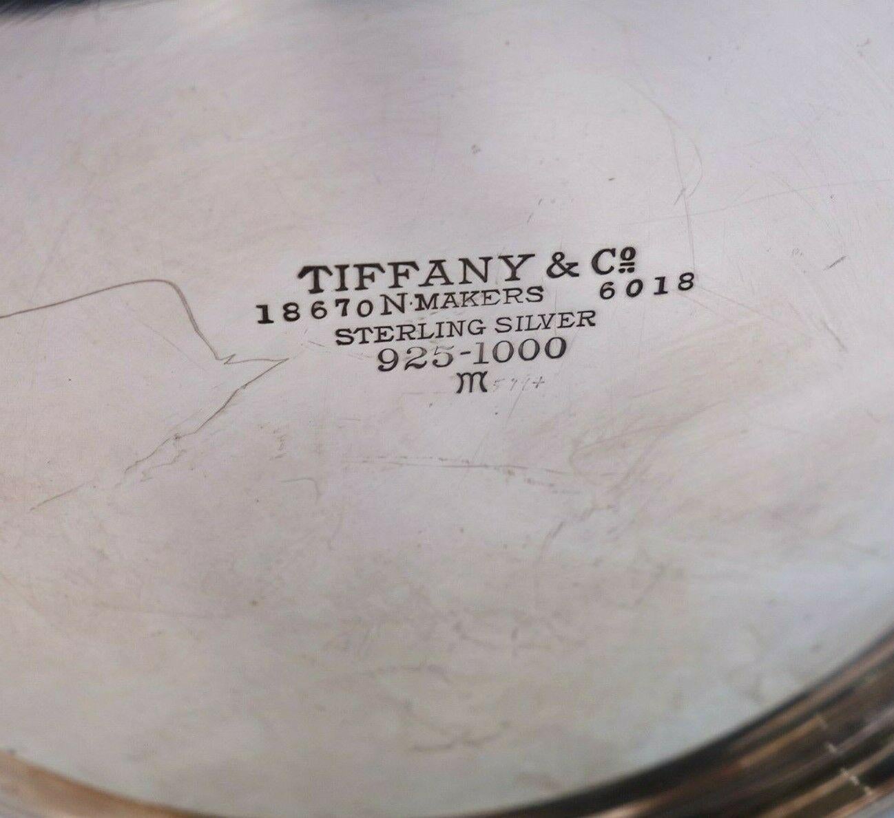 Argent sterling Assiette de service Tiffany & Co. en argent sterling avec émail n° 18670-6018 Art Déco