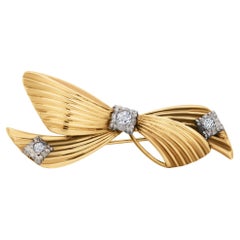 Tiffany and Co. Vintage 14K Yellow Gold Diamond Bow Love Knot Brooch