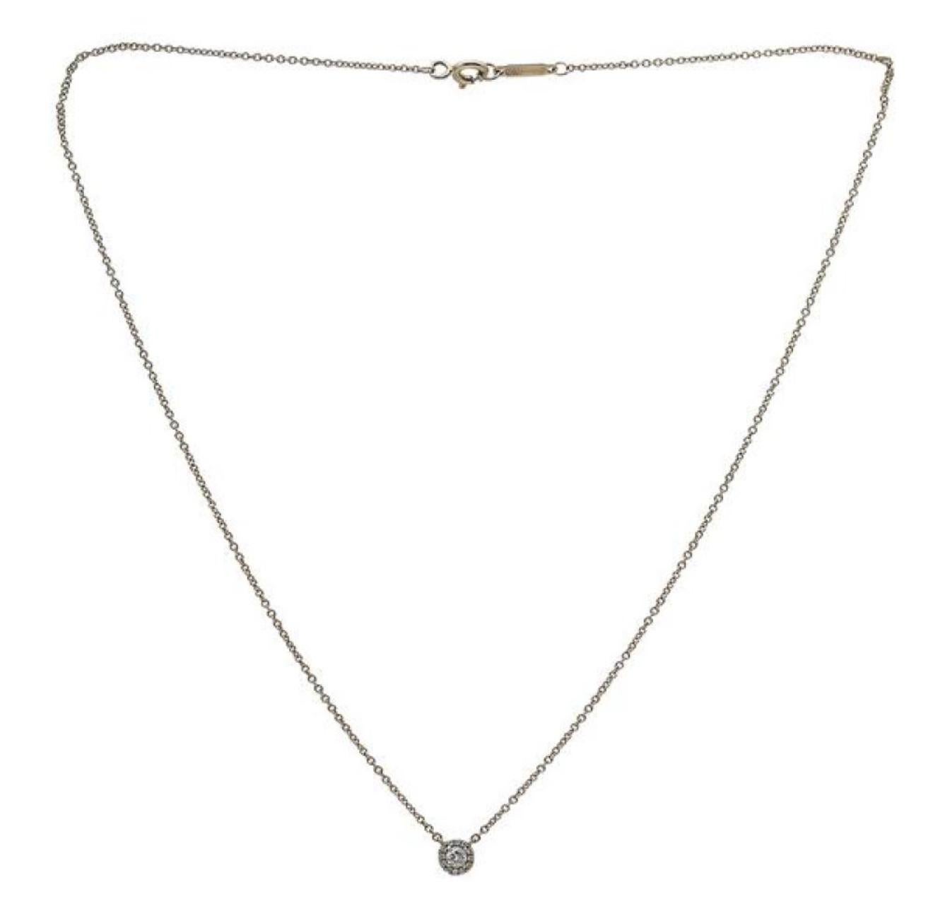 Moderne Tiffany & Co Vintage 18K Yellow Gold Diamond Halo Pendant Necklace 0.15 Carats en vente