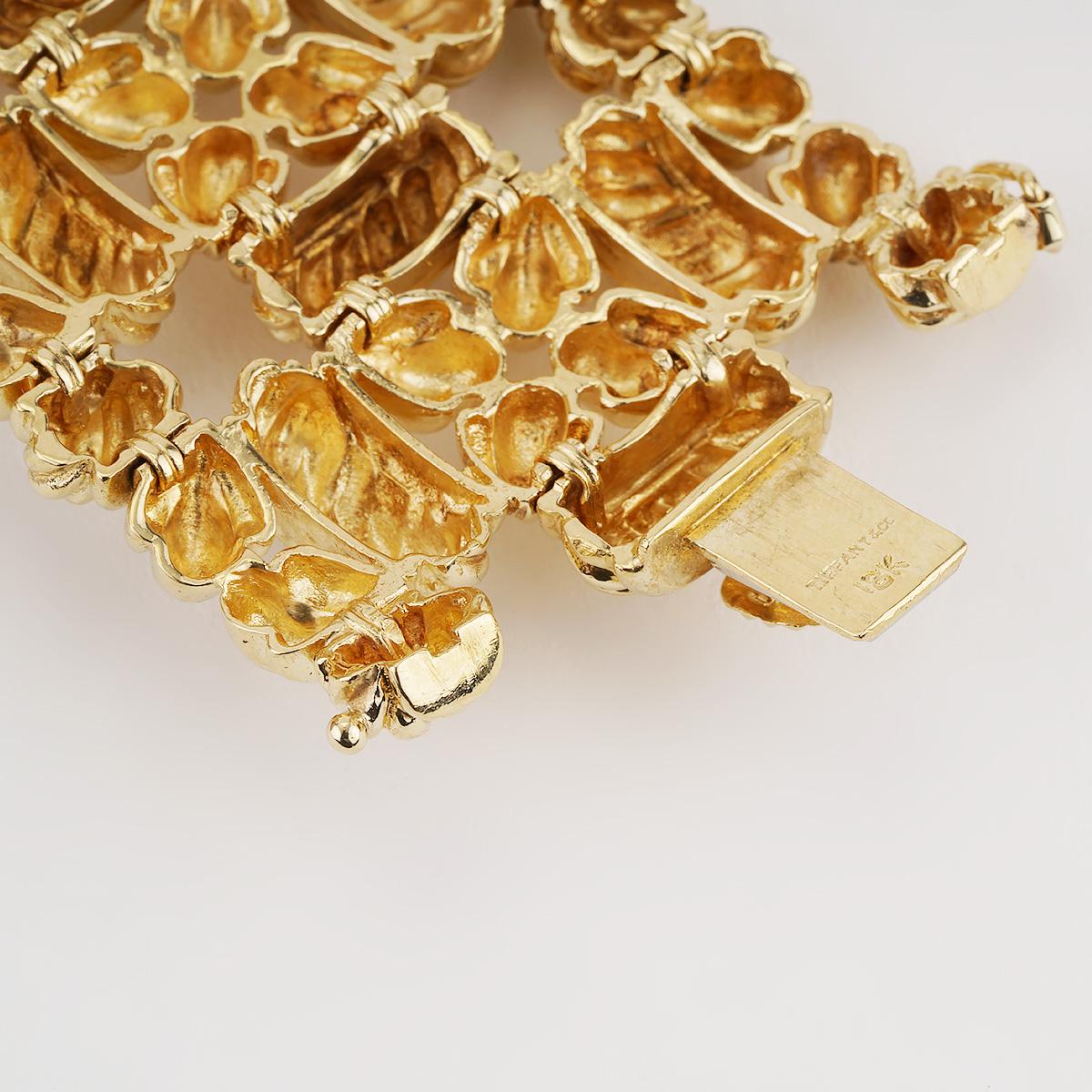 Tiffany & Co Vintage Breites 1,75 Zoll Gelbgold-Armband im Zustand „Hervorragend“ im Angebot in Chicago, IL