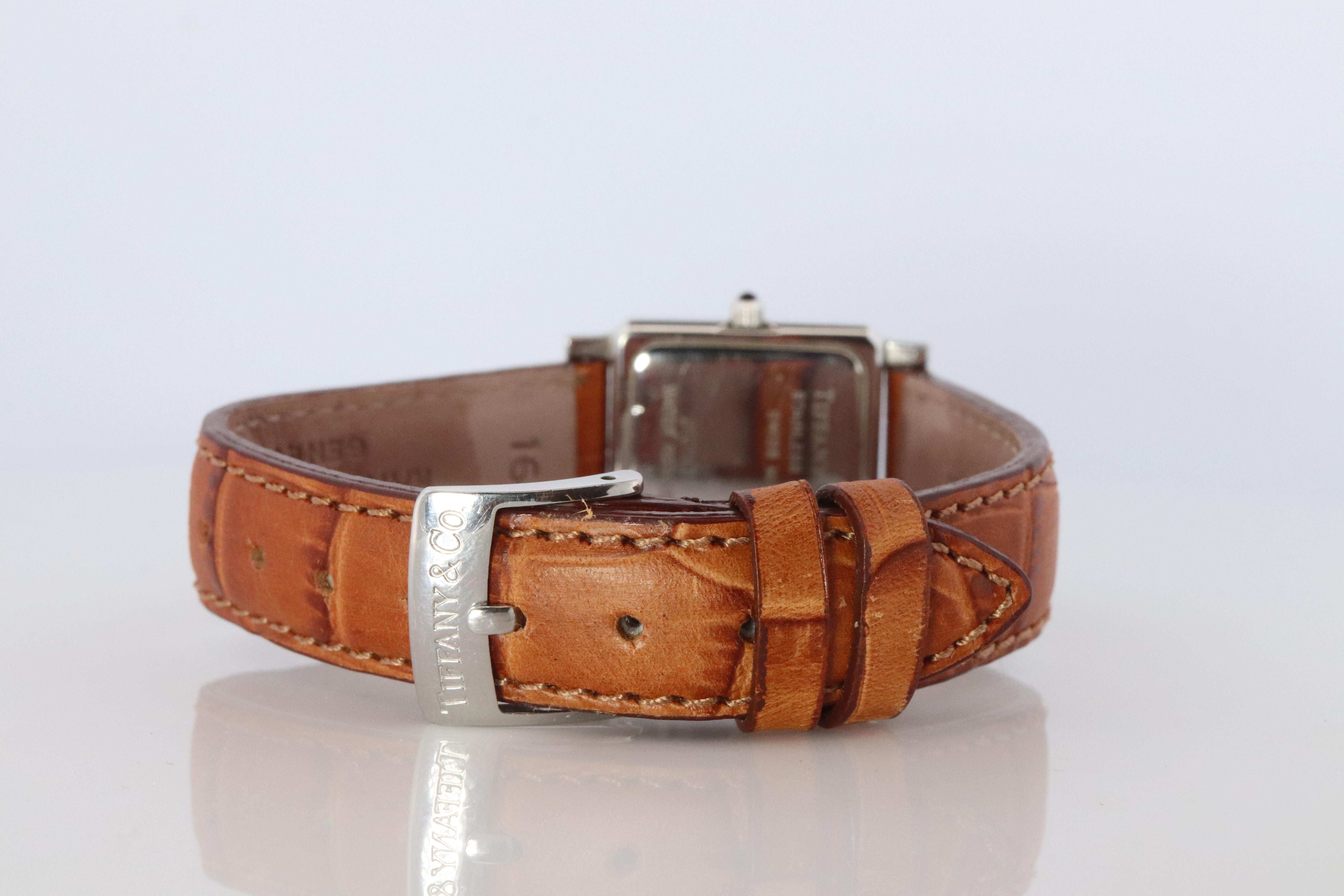 Uhr von Tiffany und Co. Tiffany Tank-Quarz-Uhr. T&CO Square Portfolio. für Damen oder Herren im Angebot