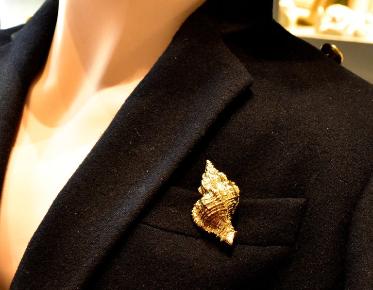 Tiffany and Co. 18 Karat Conch-Shell Motif Brooch, circa 1960 at 1stDibs