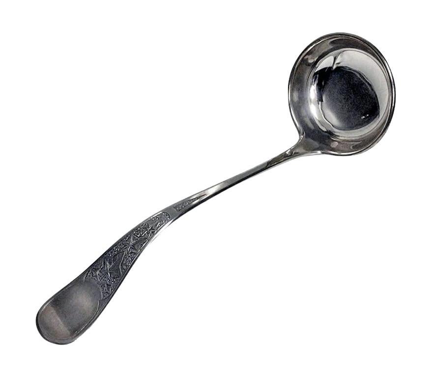 Tiffany & Co. Antique Sterling Silver Ivy Pattern Soup Ladle In Good Condition For Sale In Toronto, Ontario