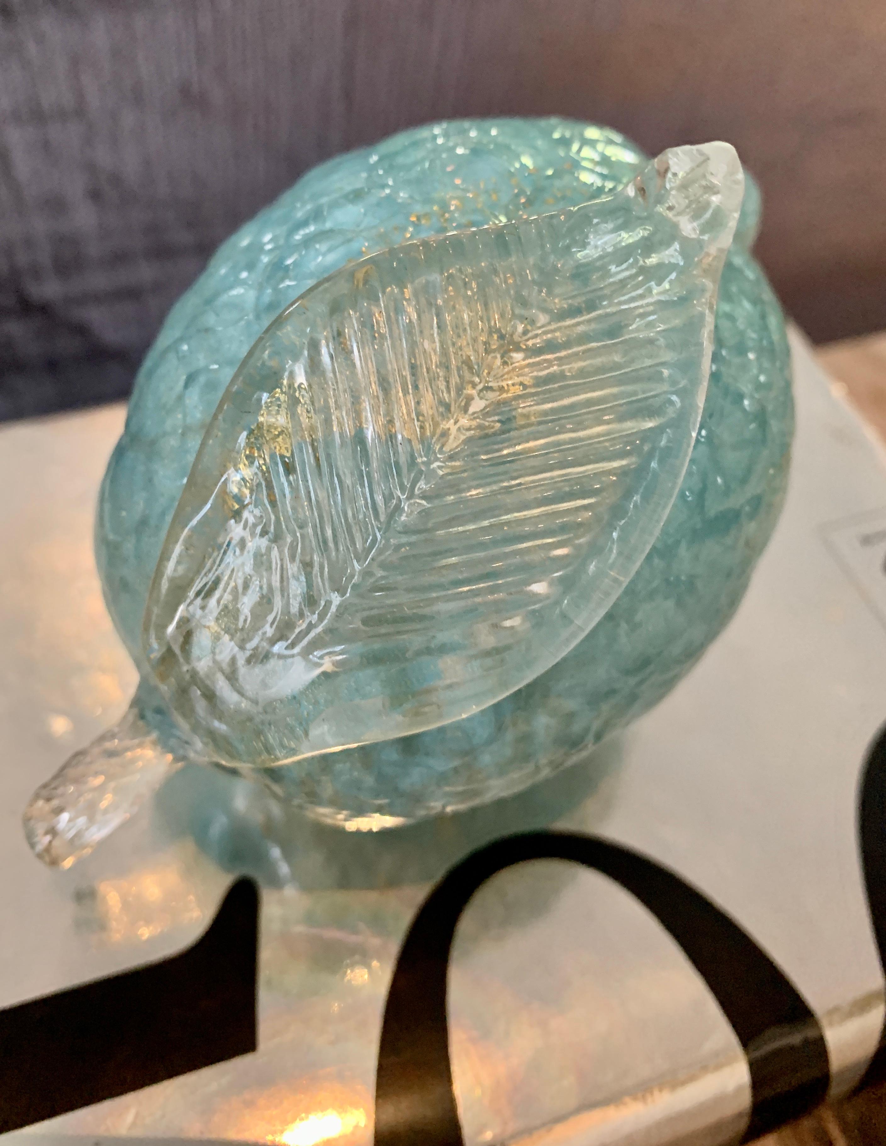 Tiffany blue and gold Murano lemon paper weight, a stunning paper weight or decorative object... The wonderful blue shade and details with gold make a show stopper.