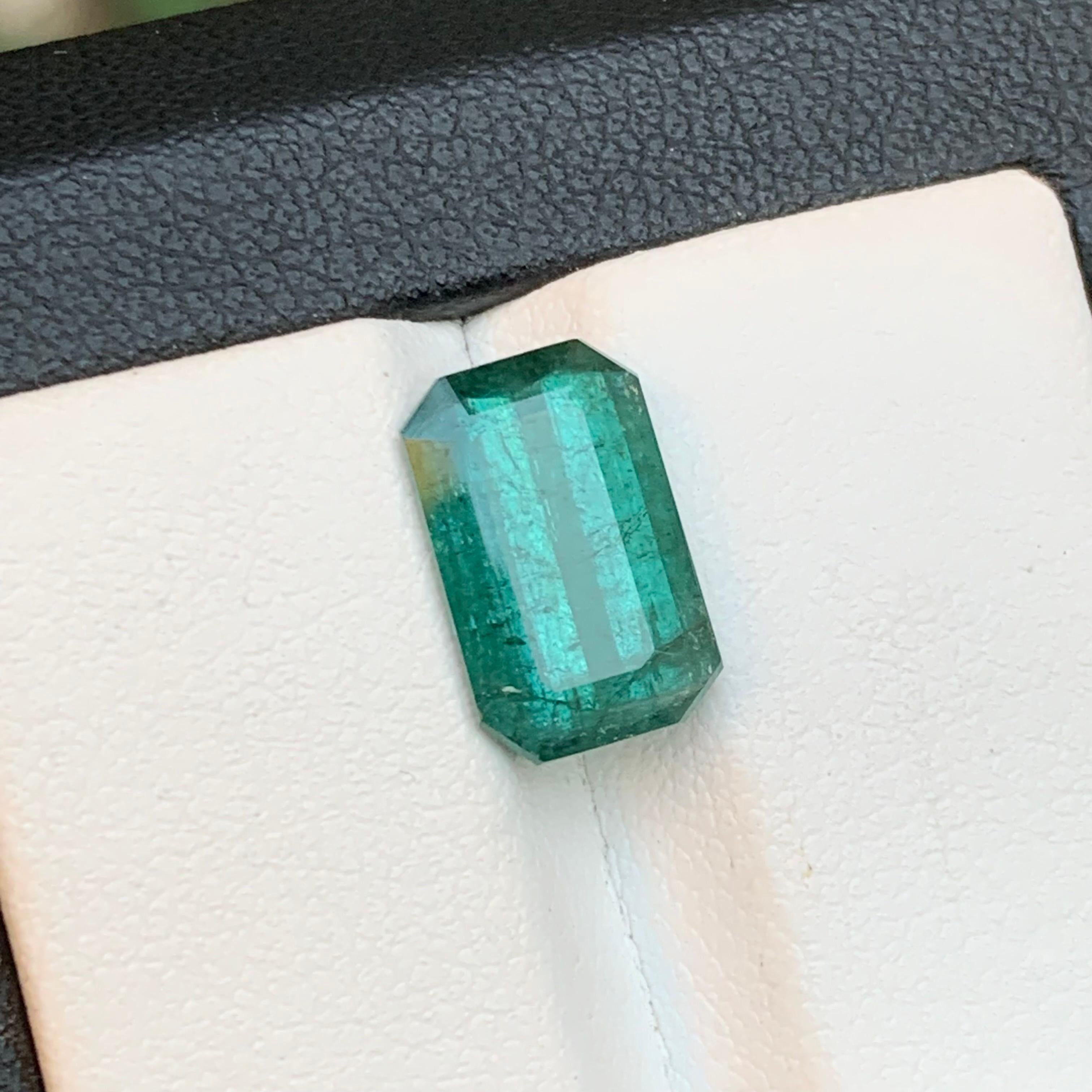 Tiffany Bluish Green Natural Tourmaline Loose Gemstone for Ring, Necklace Pendant, Bracelet or any other Jewelry Setting-Emerald Cut from Kunar, Afghanistan!!

💎 GEMSTONE TYPE: Tourmaline
⚖️ WEIGHT: 3.80 Carats
🪚 SHAPE & CUT: Emerald Cut
📏 SIZE