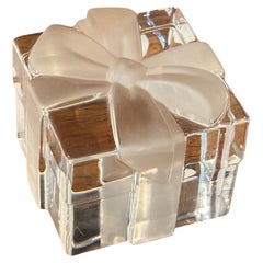 Fermacarte in cristallo Tiffany Box and Bow di Tiffany & Co.